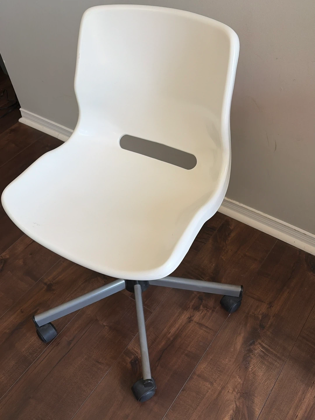 White Swivel Office Chair