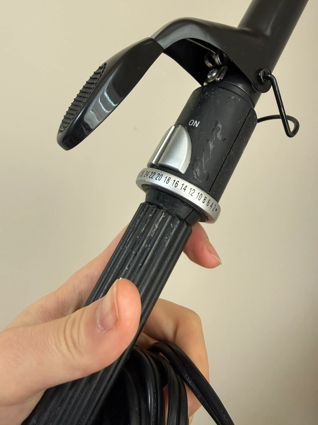 Babyliss 1 inch curling iron - photo 3