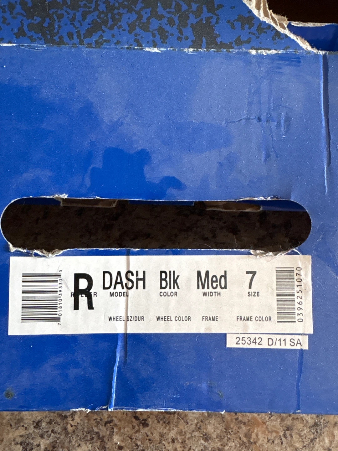 Dash Roller Skates - Black - Size 7 - photo 2