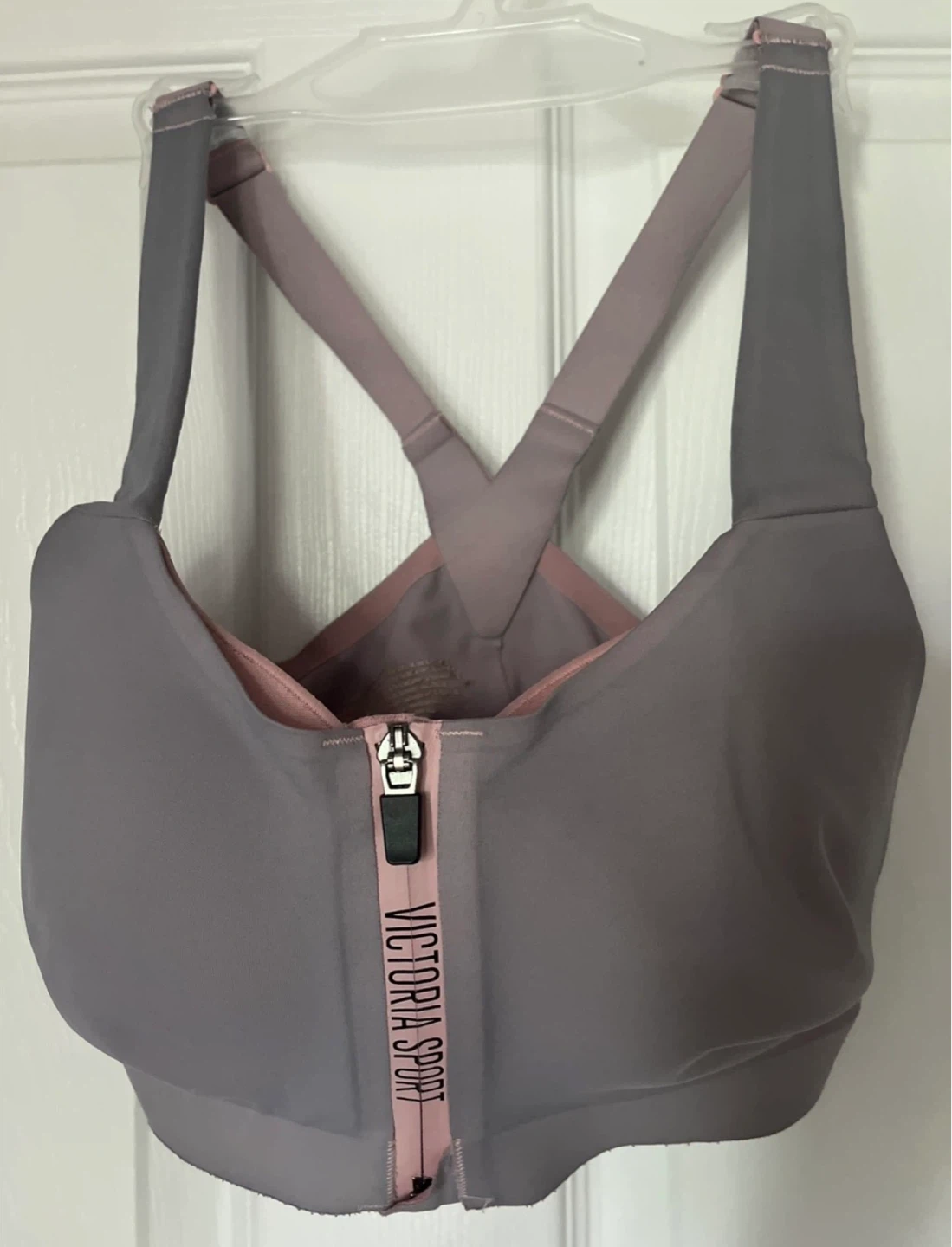 Victoria Sport Front Zip Sports Bra