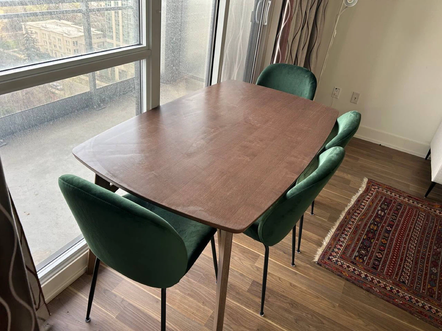 Structube Dining Table and 4 Chairs Set