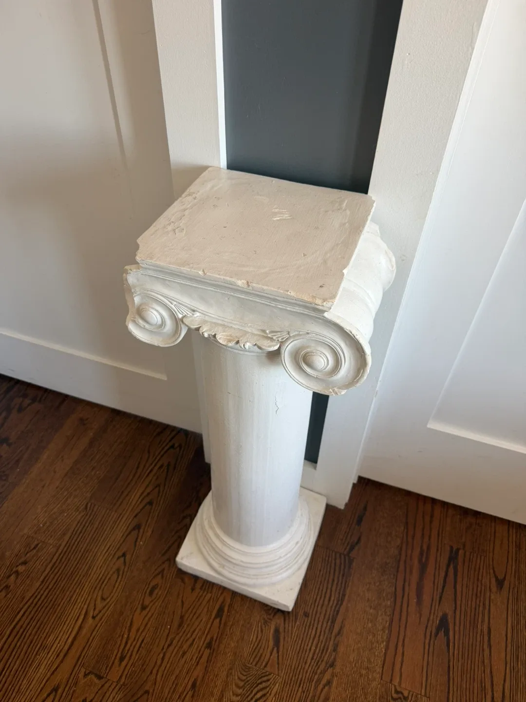 White Pedestal Column - photo 3