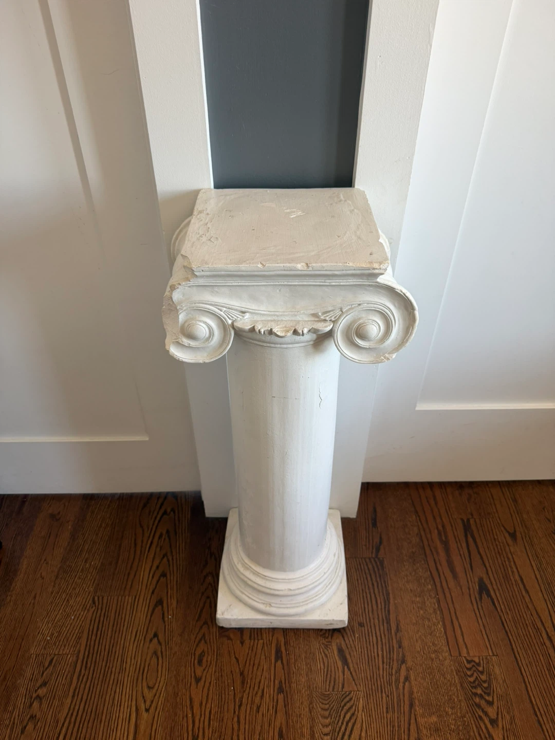 White Pedestal Column - photo 2