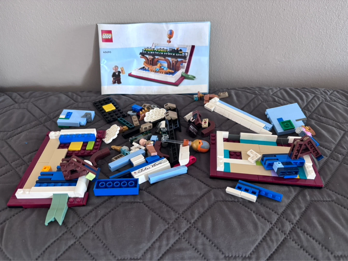 LEGO 40690 Tribute to Jules Verne's Books - photo 3