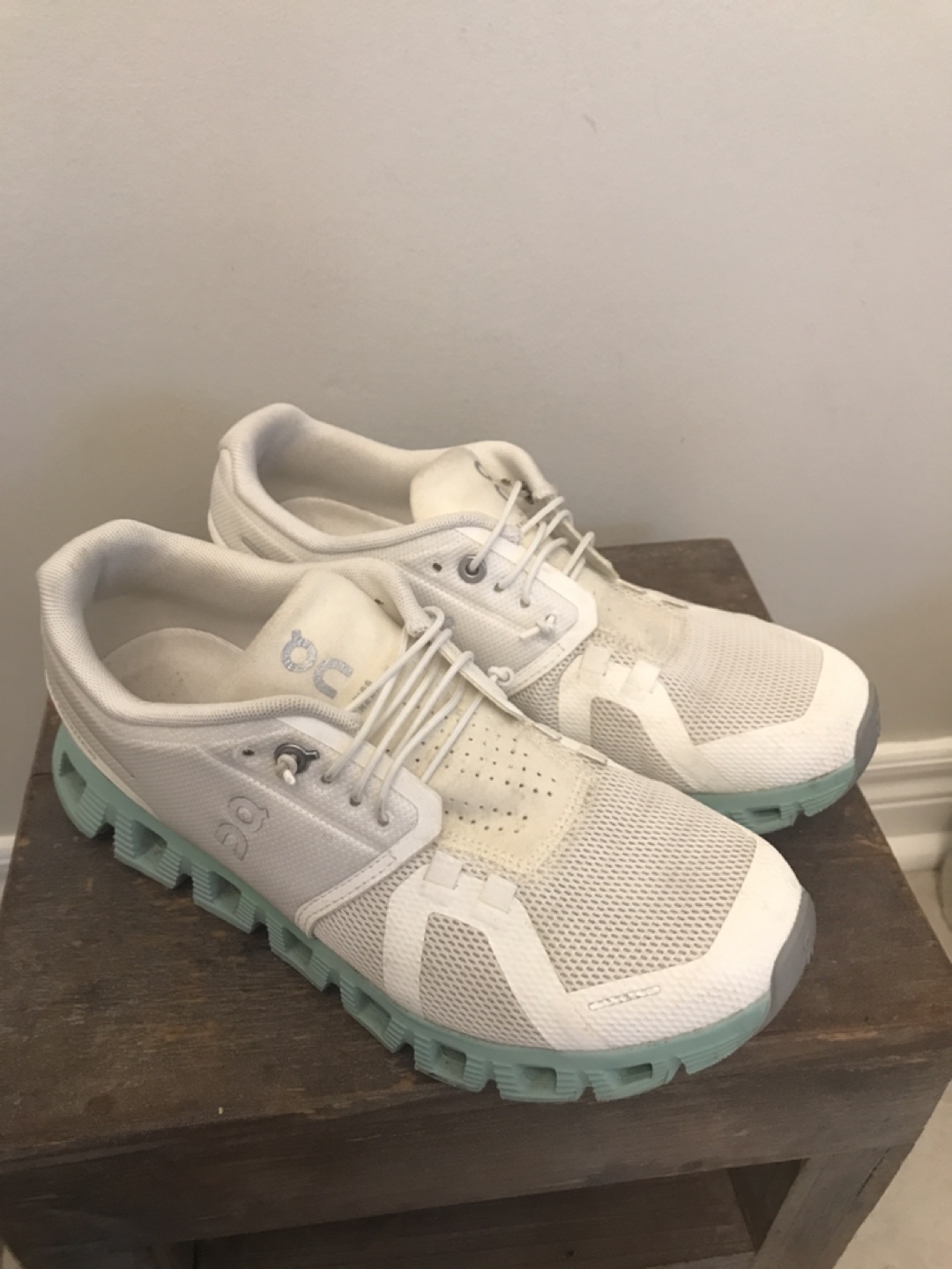 ON Cloud Running Shoes - White