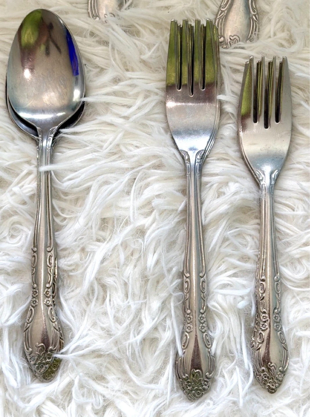 Gibson Stainless Steel Flatware-Vintage Set of 31. Preowned. - photo 3