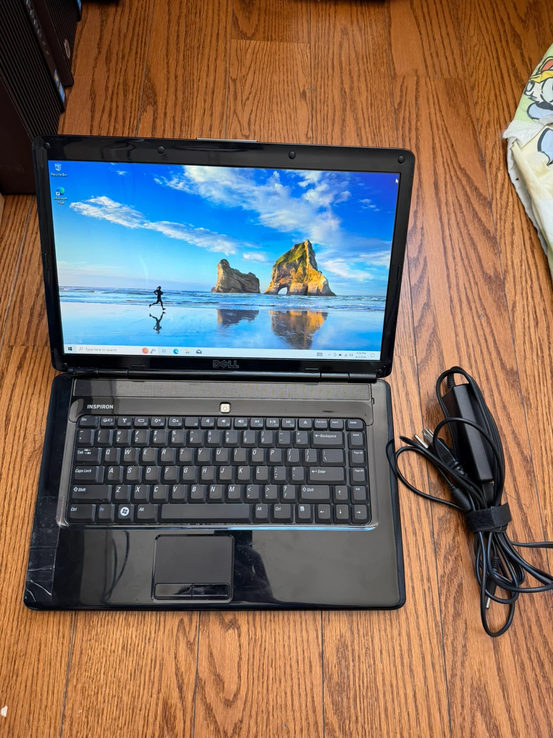 Dell laptop 15”/4GB RAM/128GB SSD/Windows 10/Fully Functional
