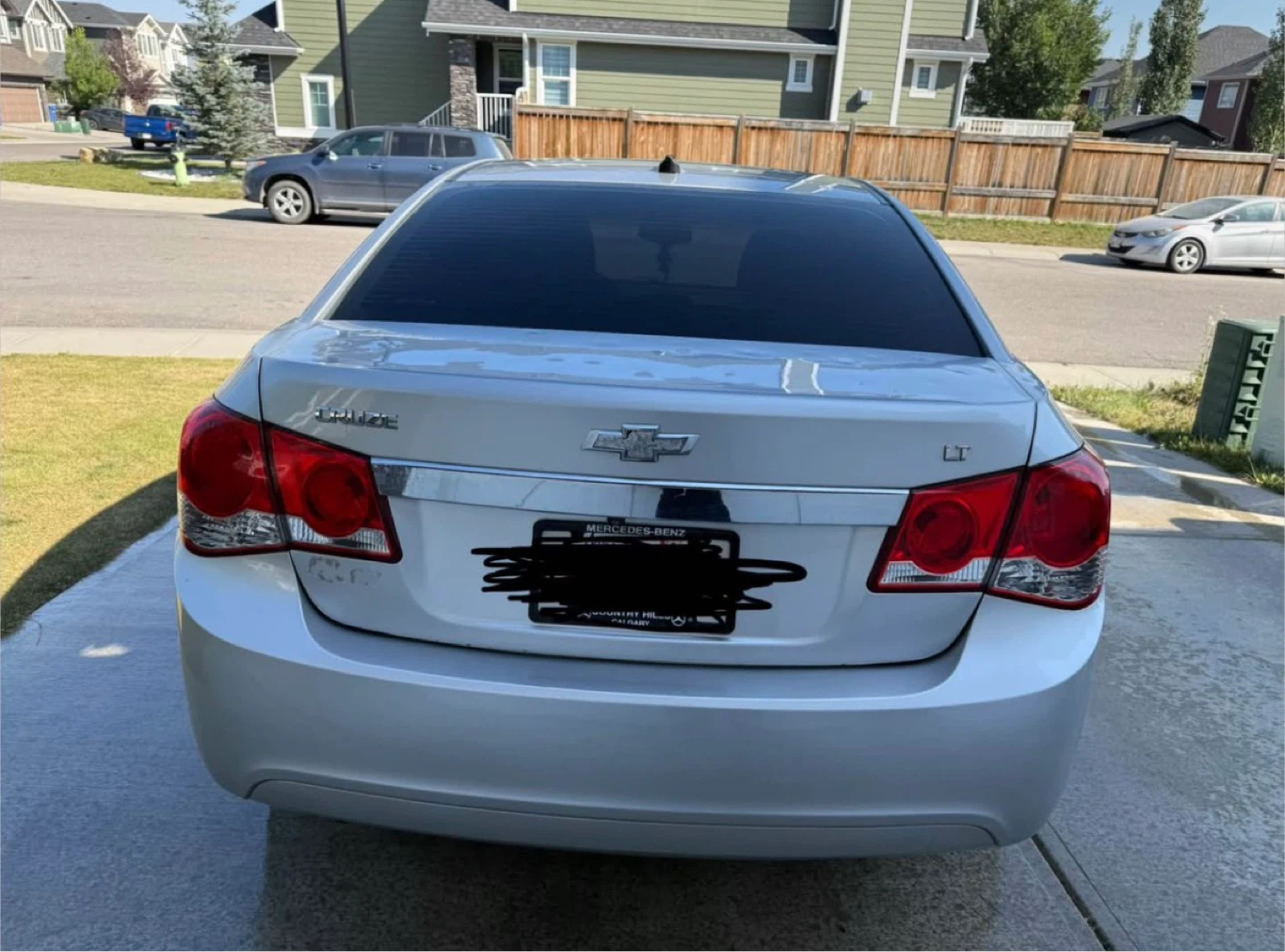 Silver Chevrolet Cruze - photo 4