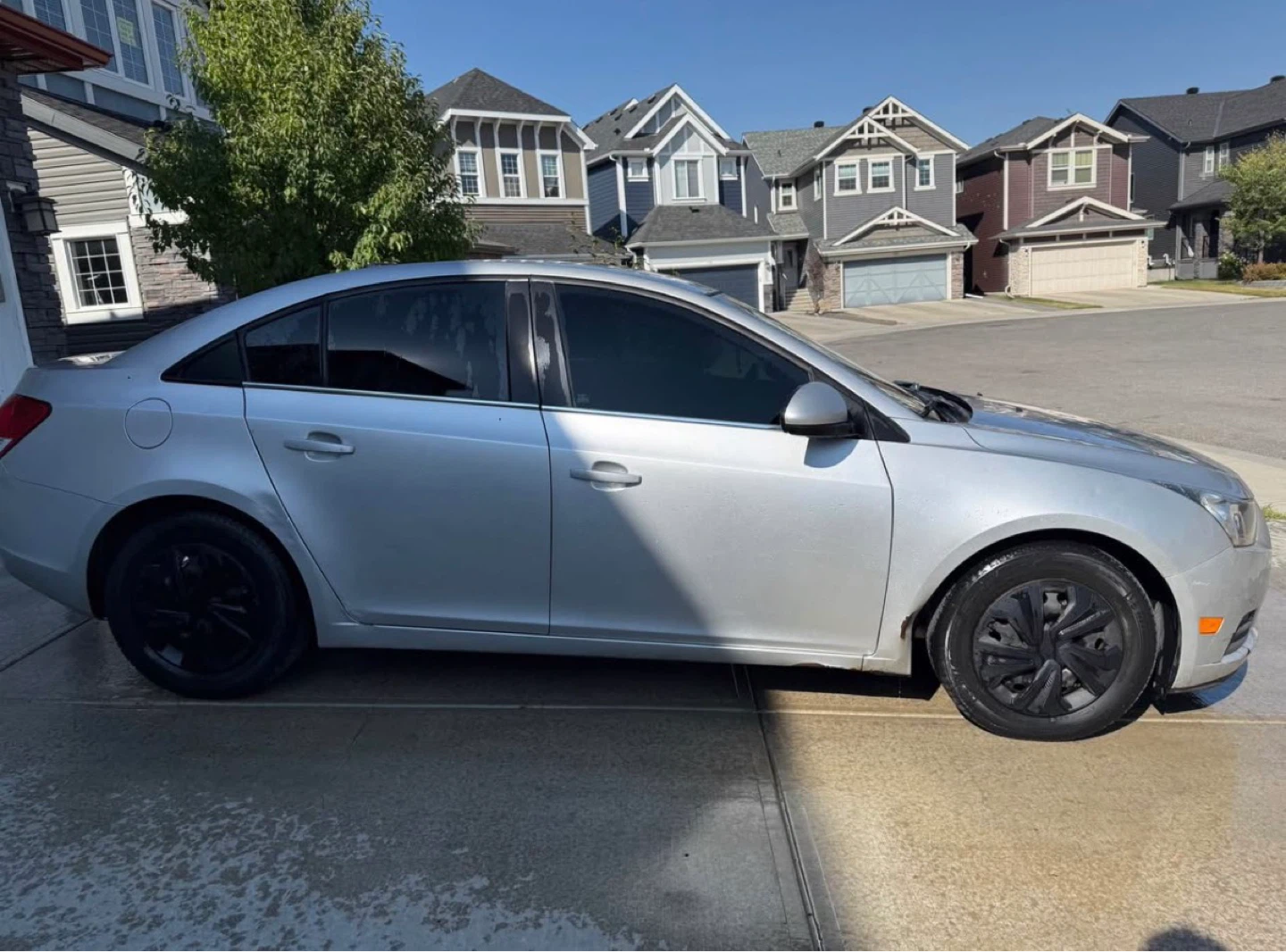 Silver Chevrolet Cruze - photo 3