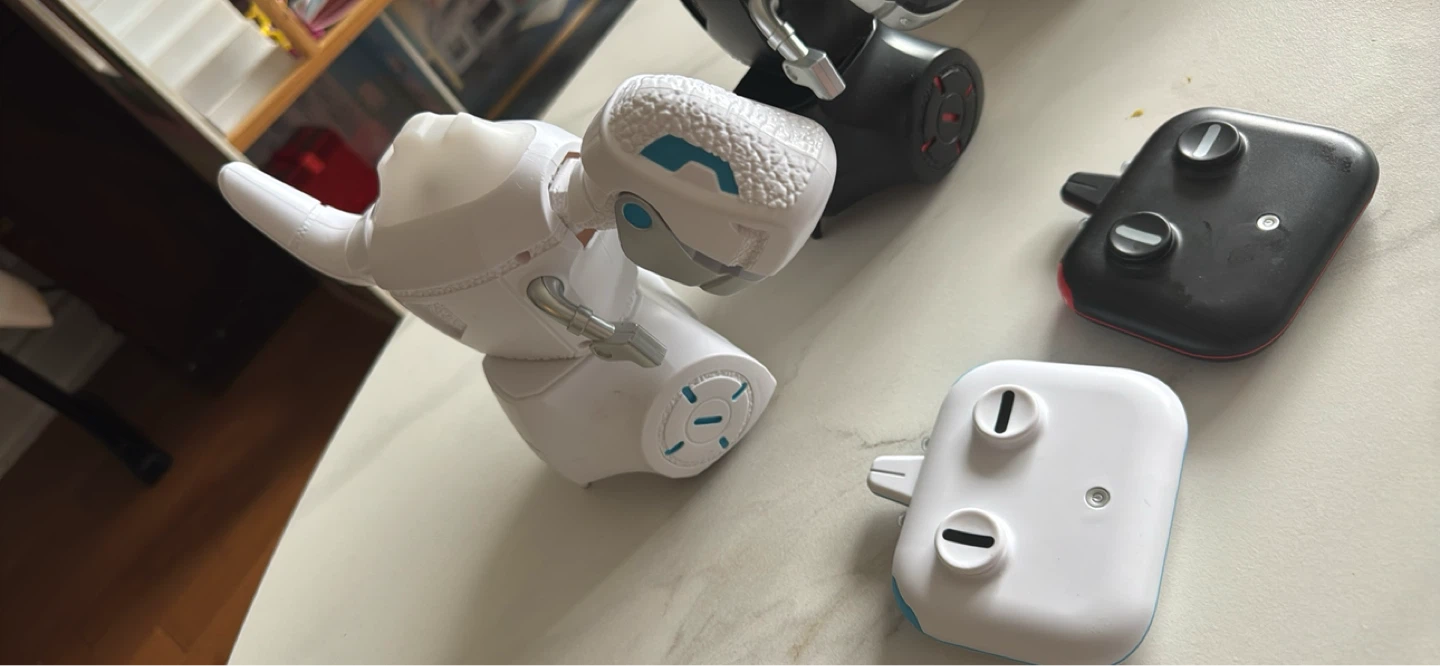 Sharper Image Remote Control Robots (2-Pack) - photo 2