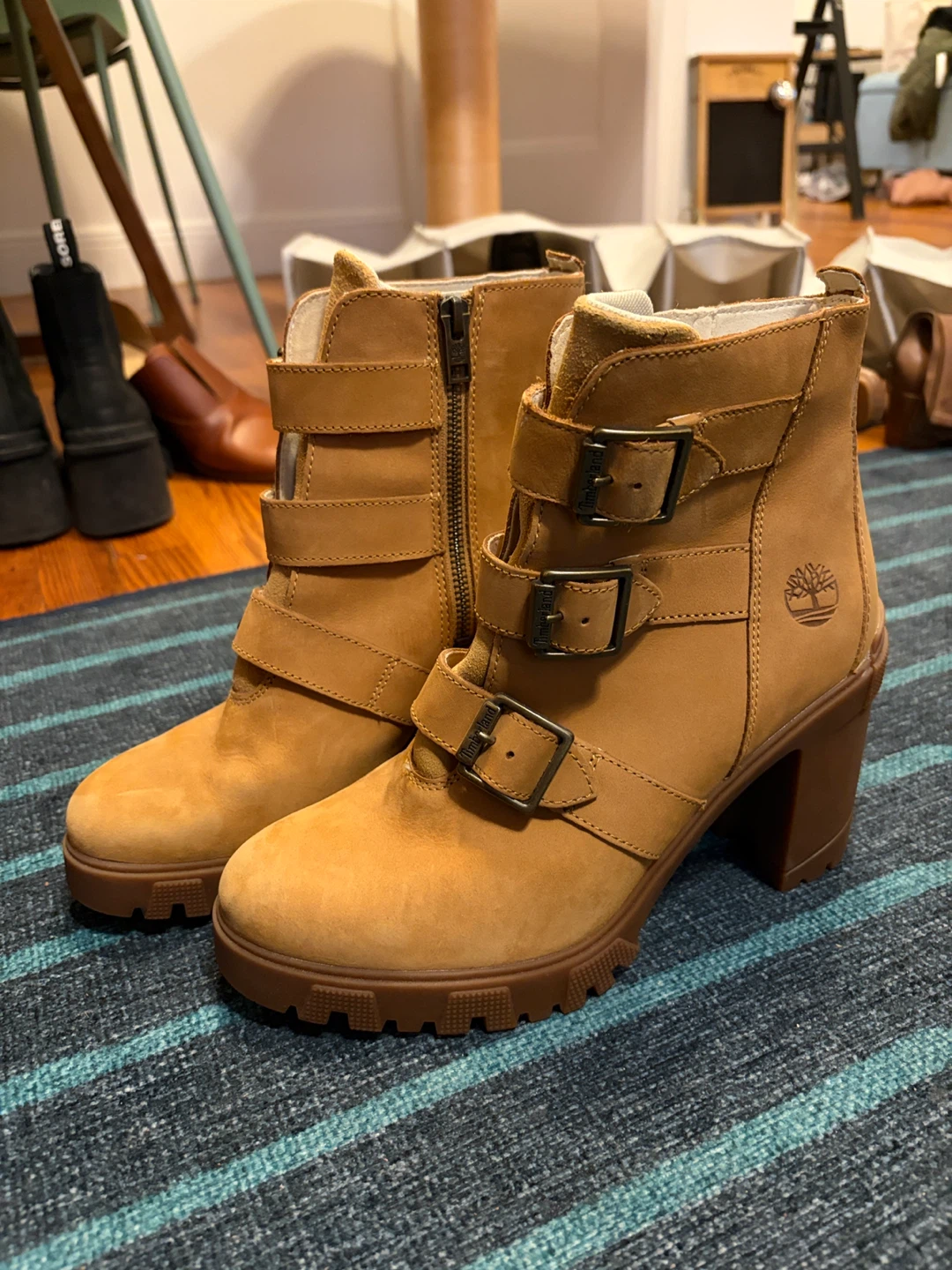 Timberland Women's Heeled Buckle Boots - Tan