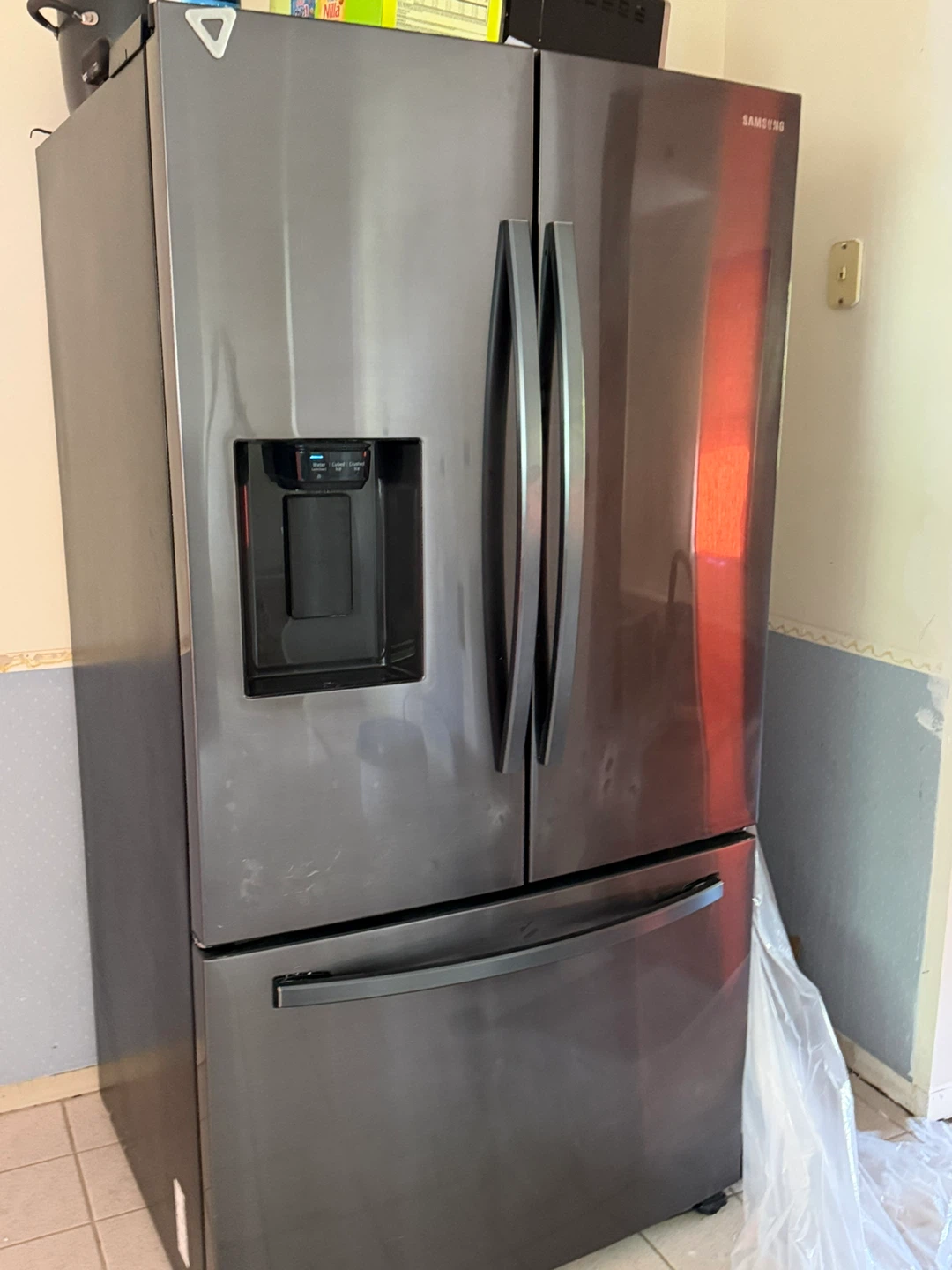 Samsung 3-Door French Door Refrigerator with Water Dispenser - photo 5