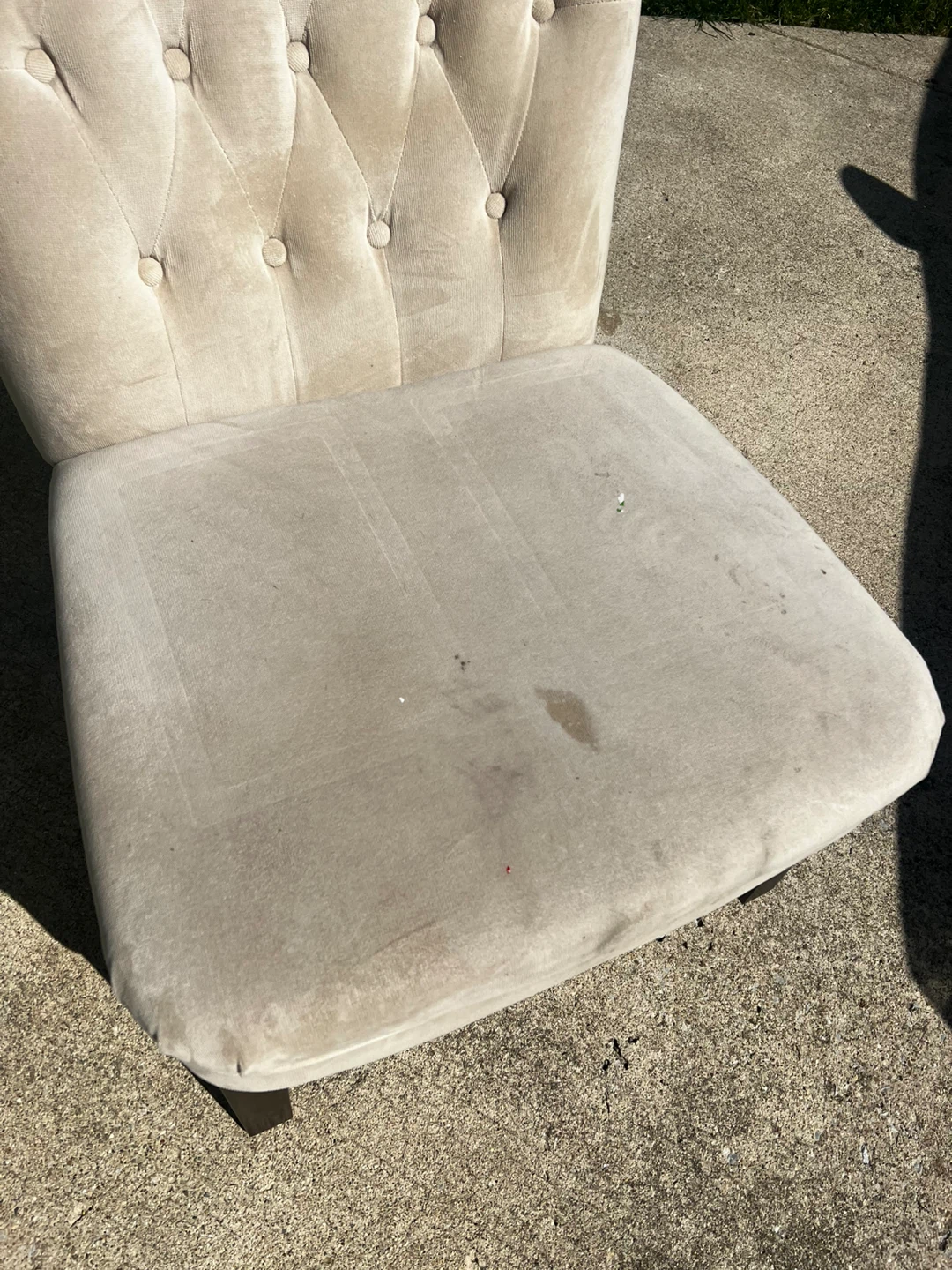 Tufted Accent Chair - photo 2