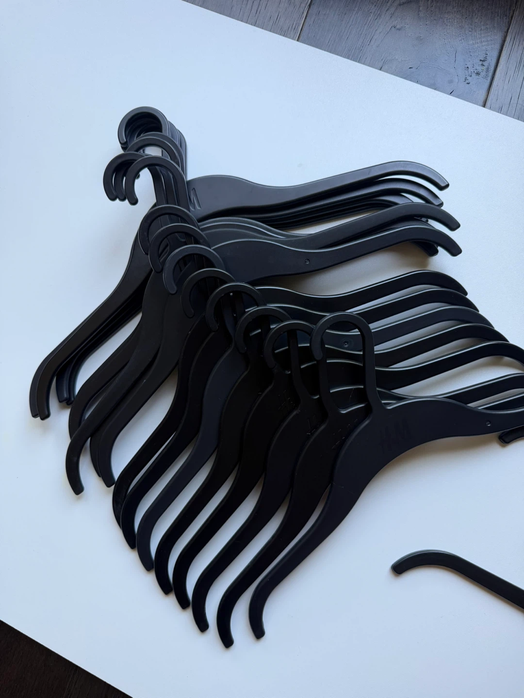 Black Plastic Hangers (Set of 50) - photo 3