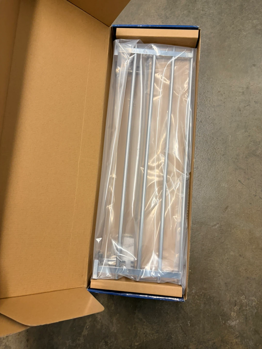 Grohe Essentials Cube Metal Towel Rail
