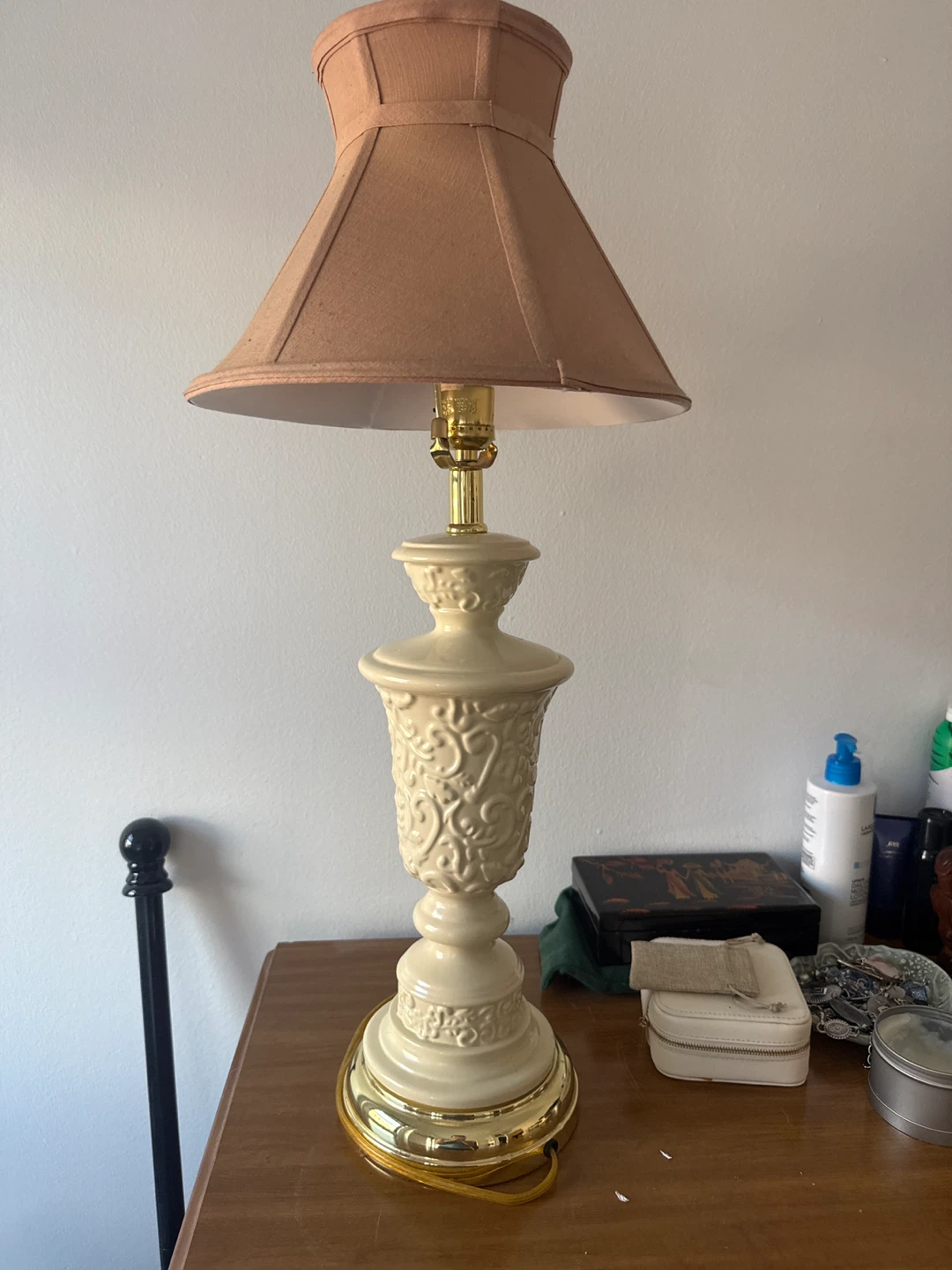 Vintage Ceramic Table Lamp with Tan Shade - photo 2