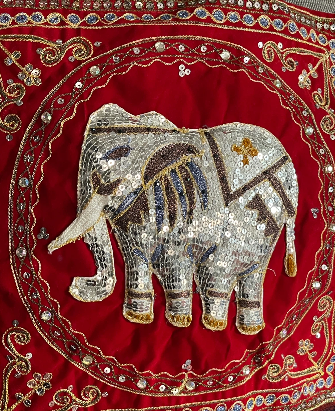 Set of 4 Red Elephant Sequin Pillow Covers - photo 2