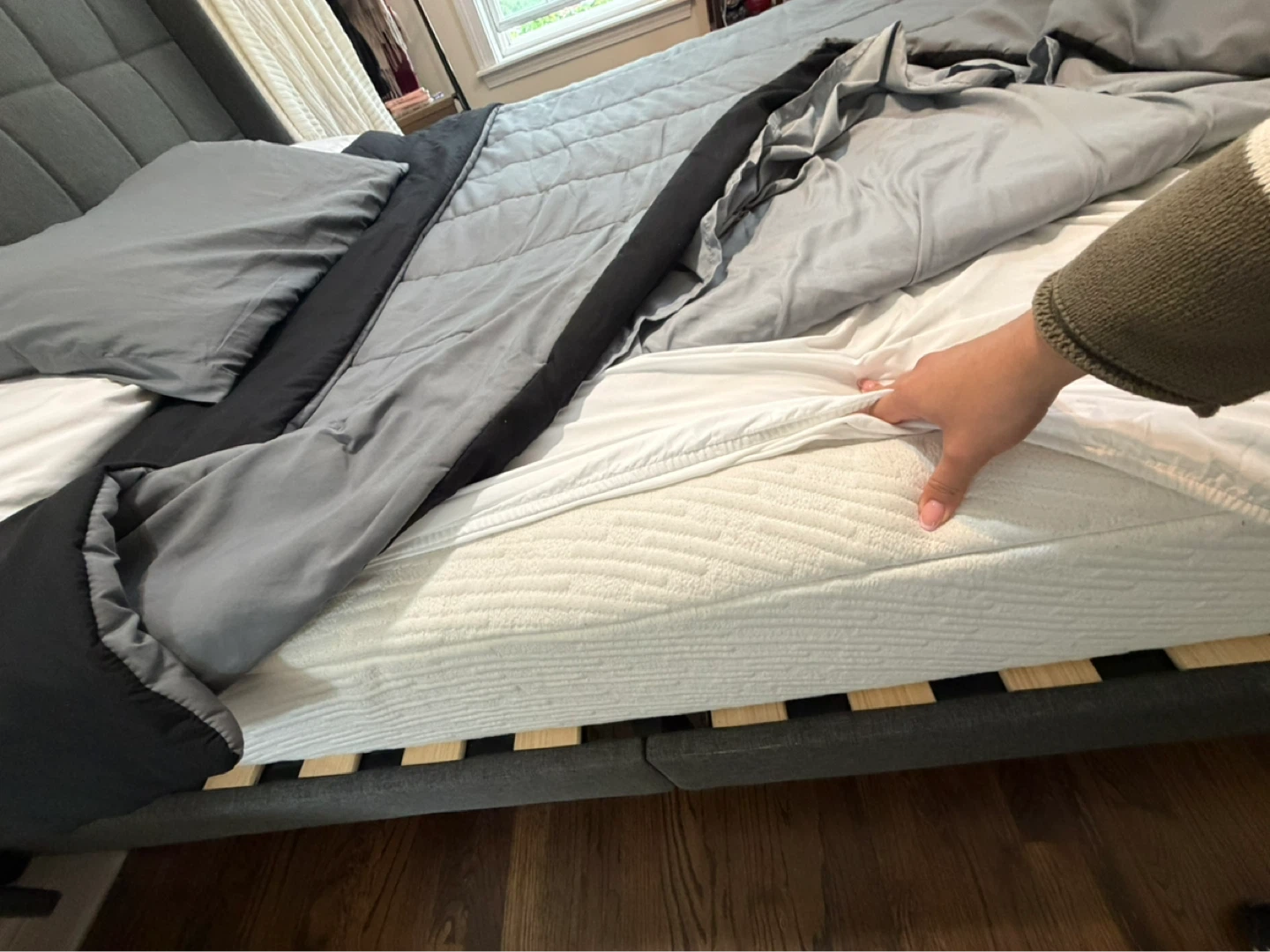 Full-size bed frame and Zinus mattress - photo 4
