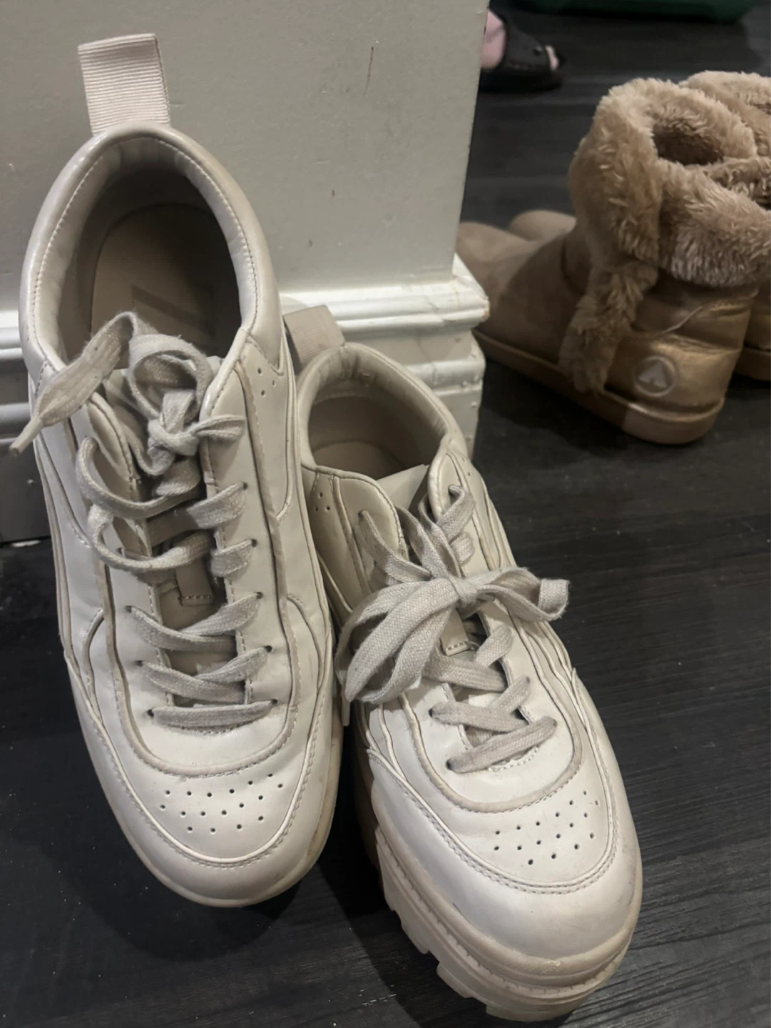 Cream Leather sneakers