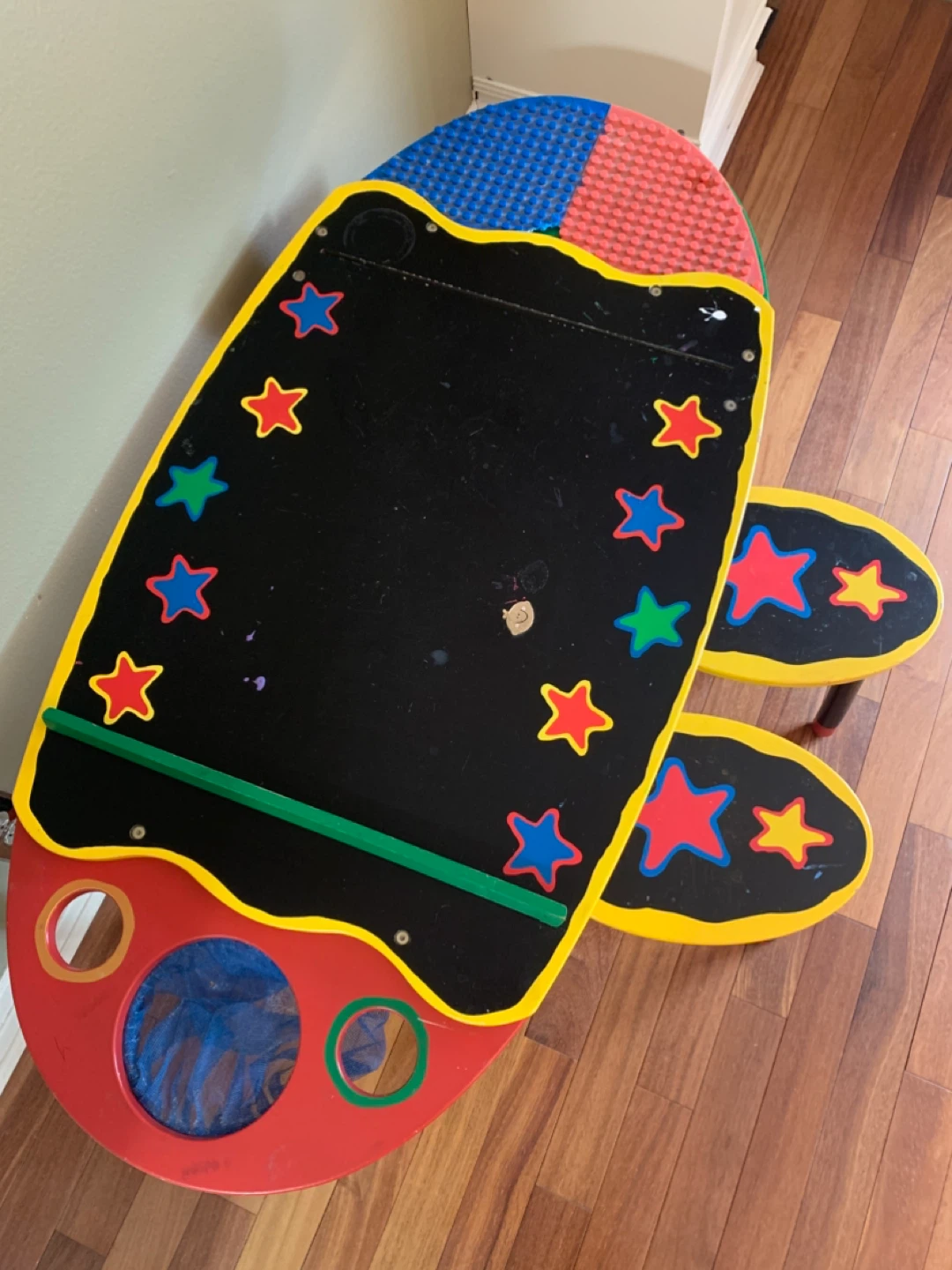 Kids Rocket Ship Art Table and Stools Set - photo 2