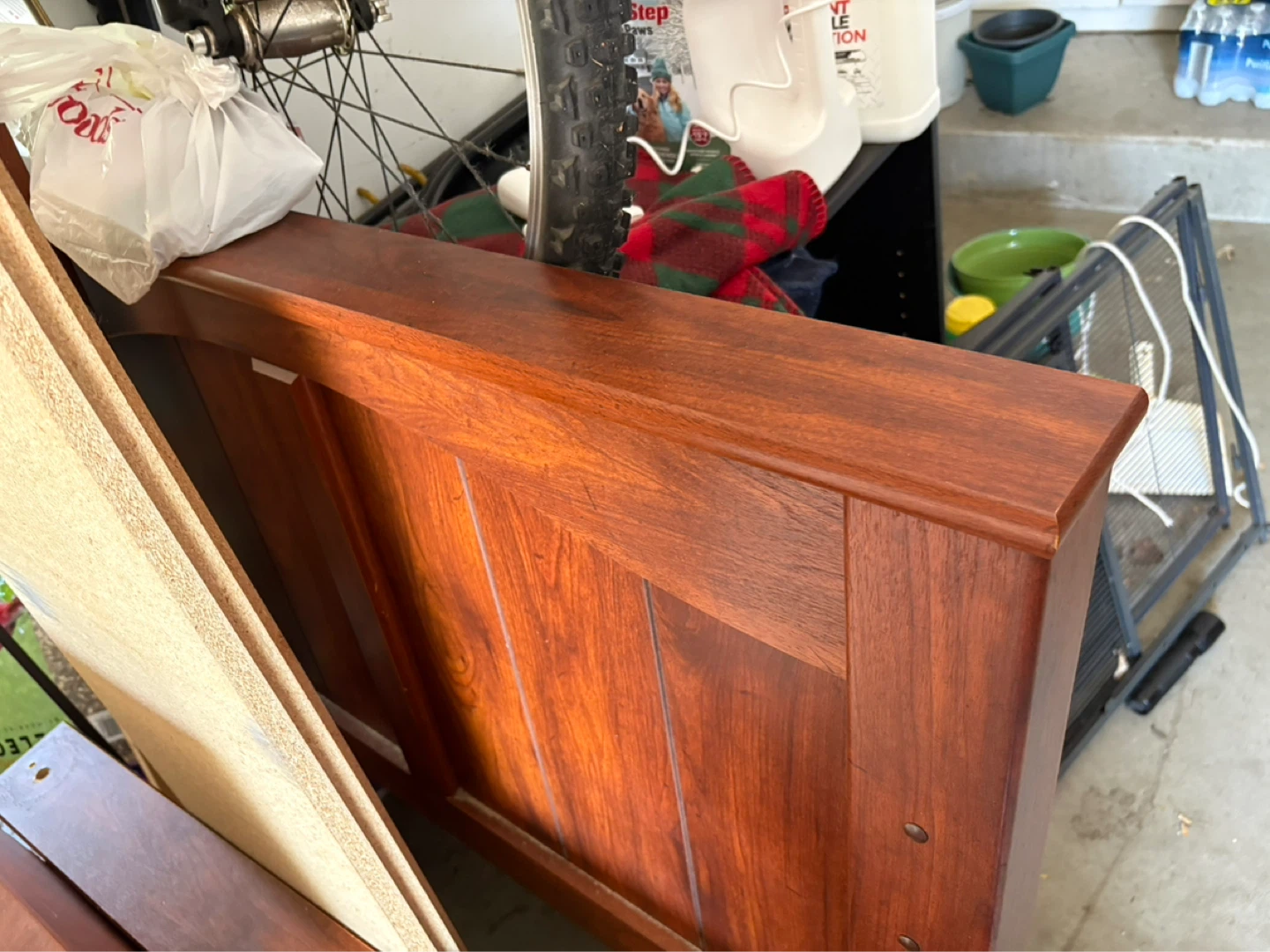 Twin bed frame - photo 2