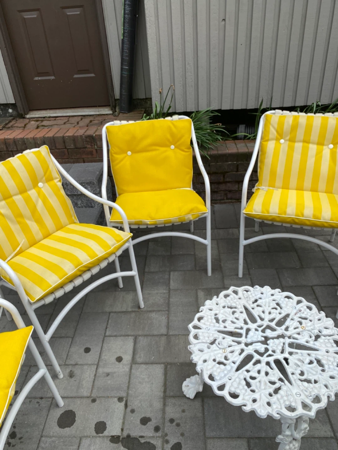 Patio Furniture Set - 6 Chairs with Sunbrella cushions