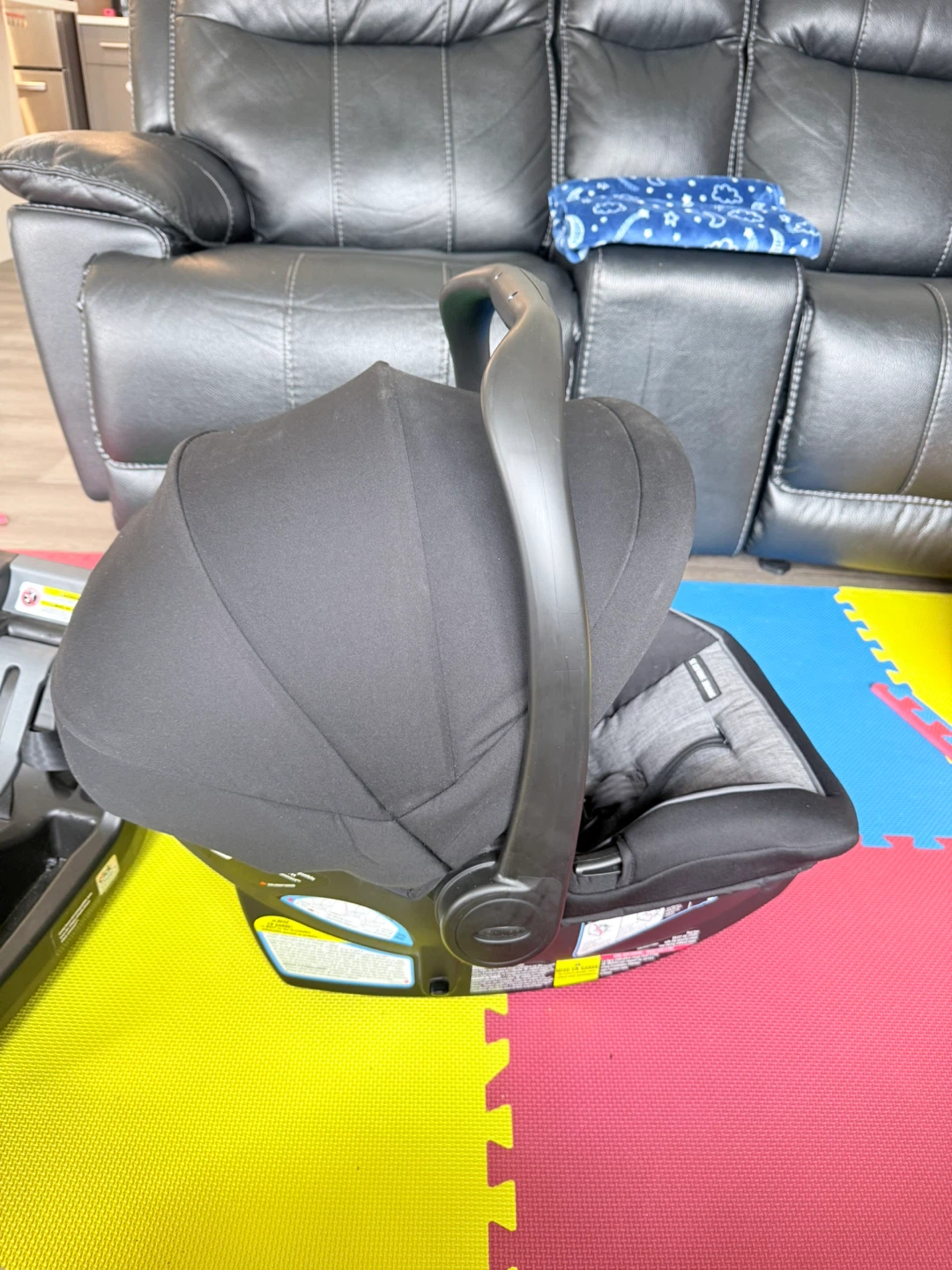 Graco SnugRide Infant Car Seat - photo 3