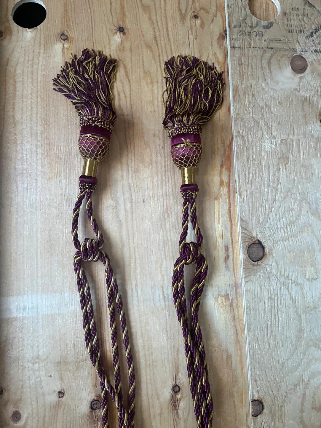 Set of 4 Curtain Tie-Back Tassels - Burgundy & Gold - photo 2