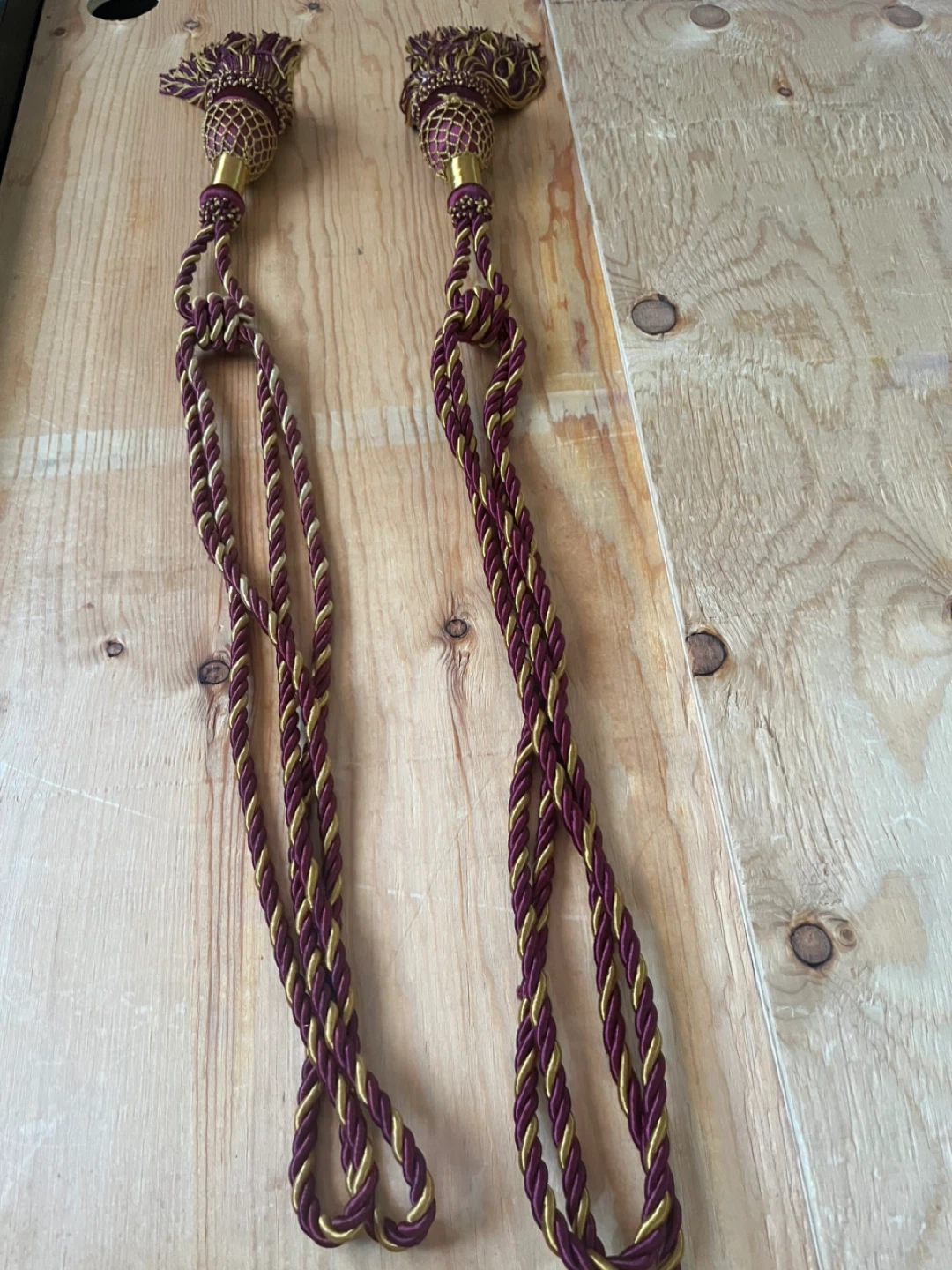 Set of 4 Curtain Tie-Back Tassels - Burgundy & Gold - photo 3