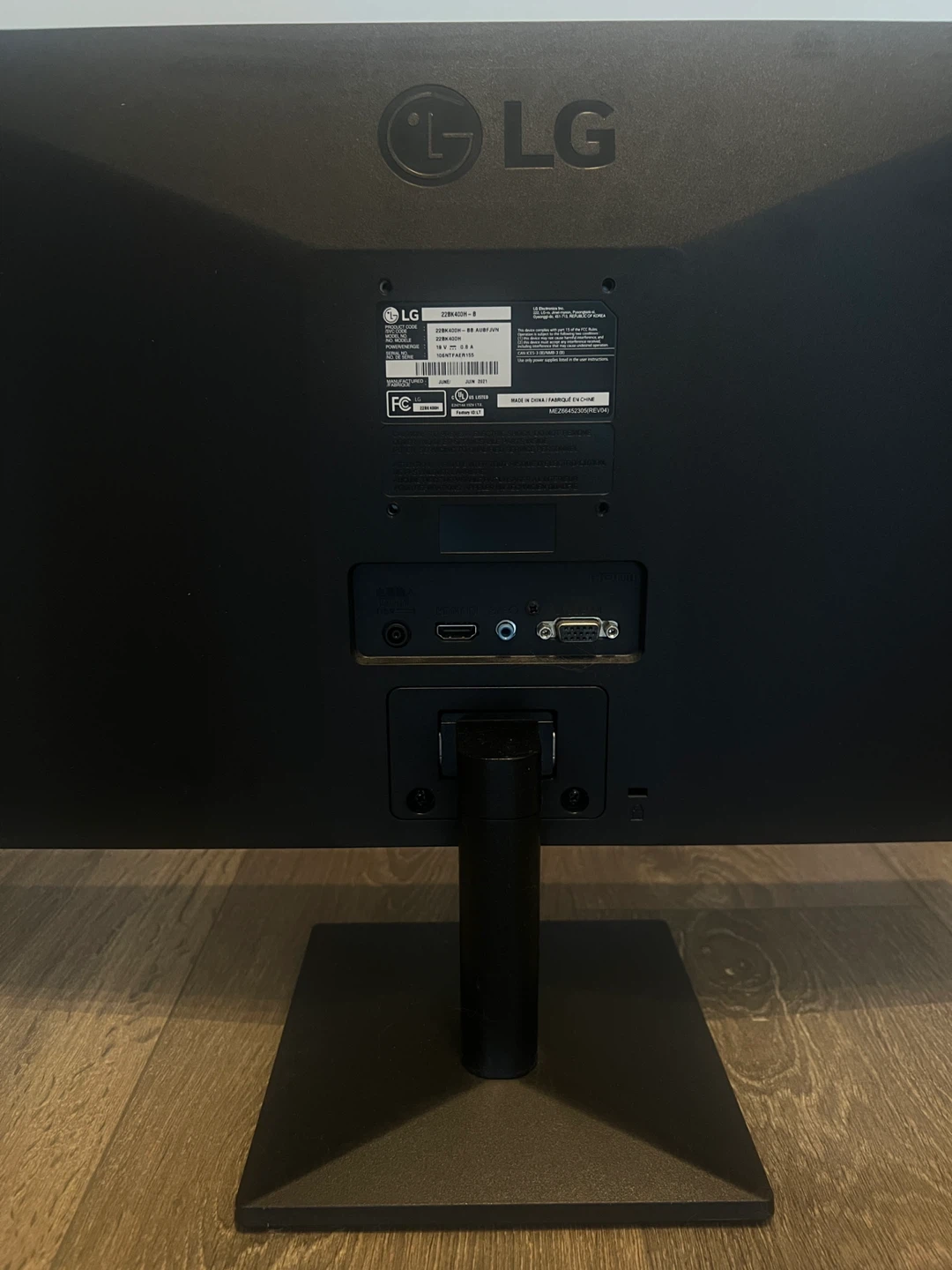 LG 22” Monitor - photo 2