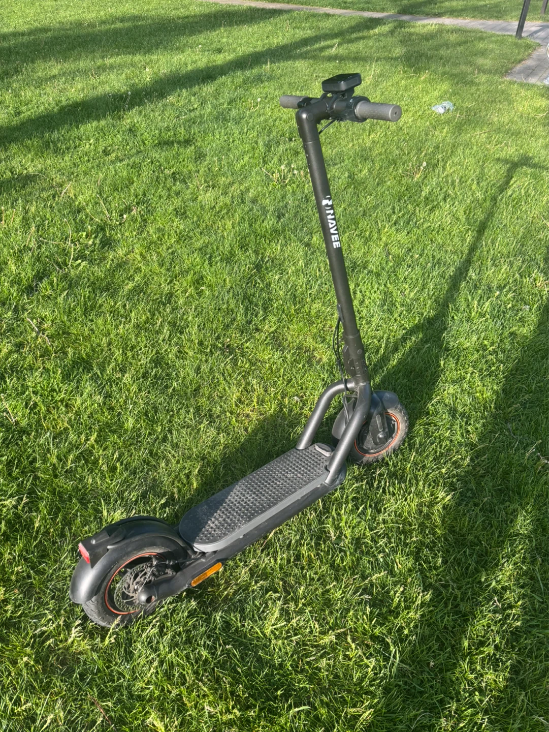 NAVEE N65 Electric Scooter