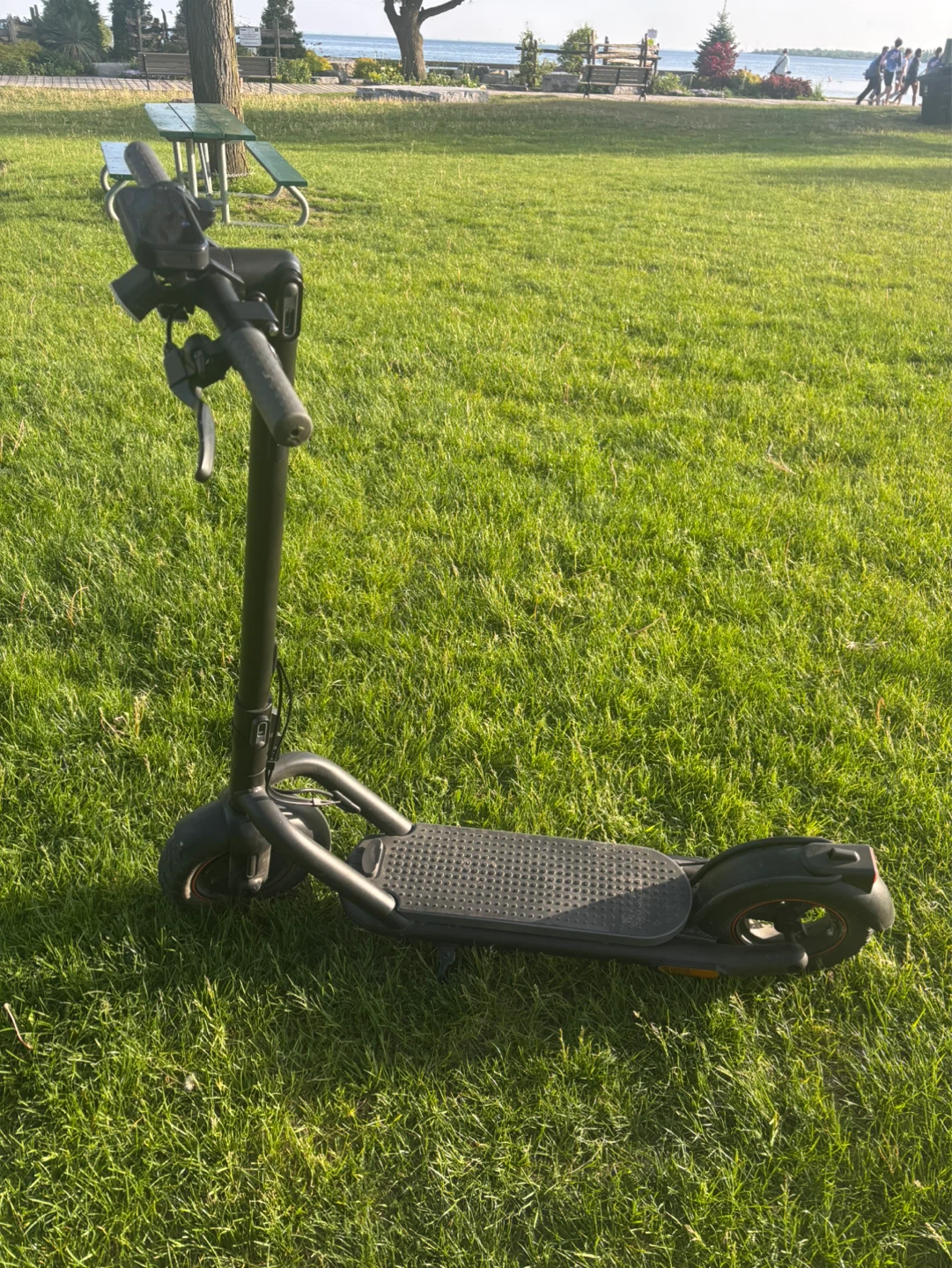 NAVEE N65 Electric Scooter - photo 2