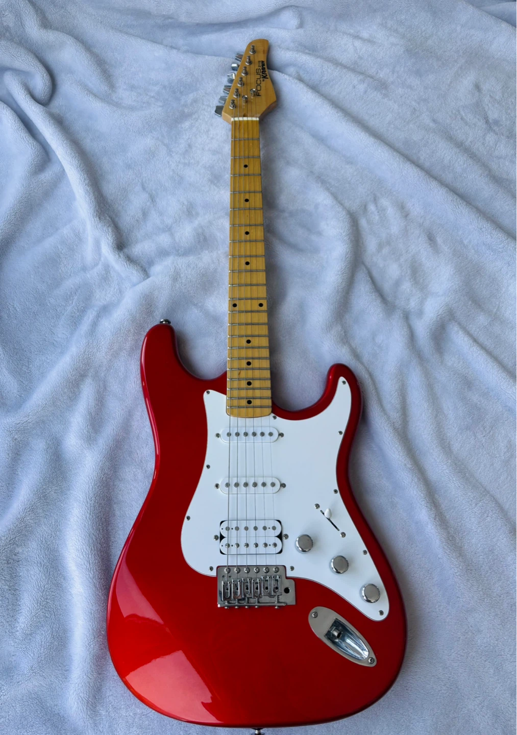 Kramer Stratocaster in Candy Apple red Color - photo 2