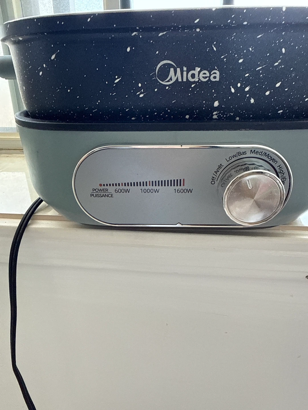 Midea Dual Zone Hot Pot 6.3 QT - photo 2