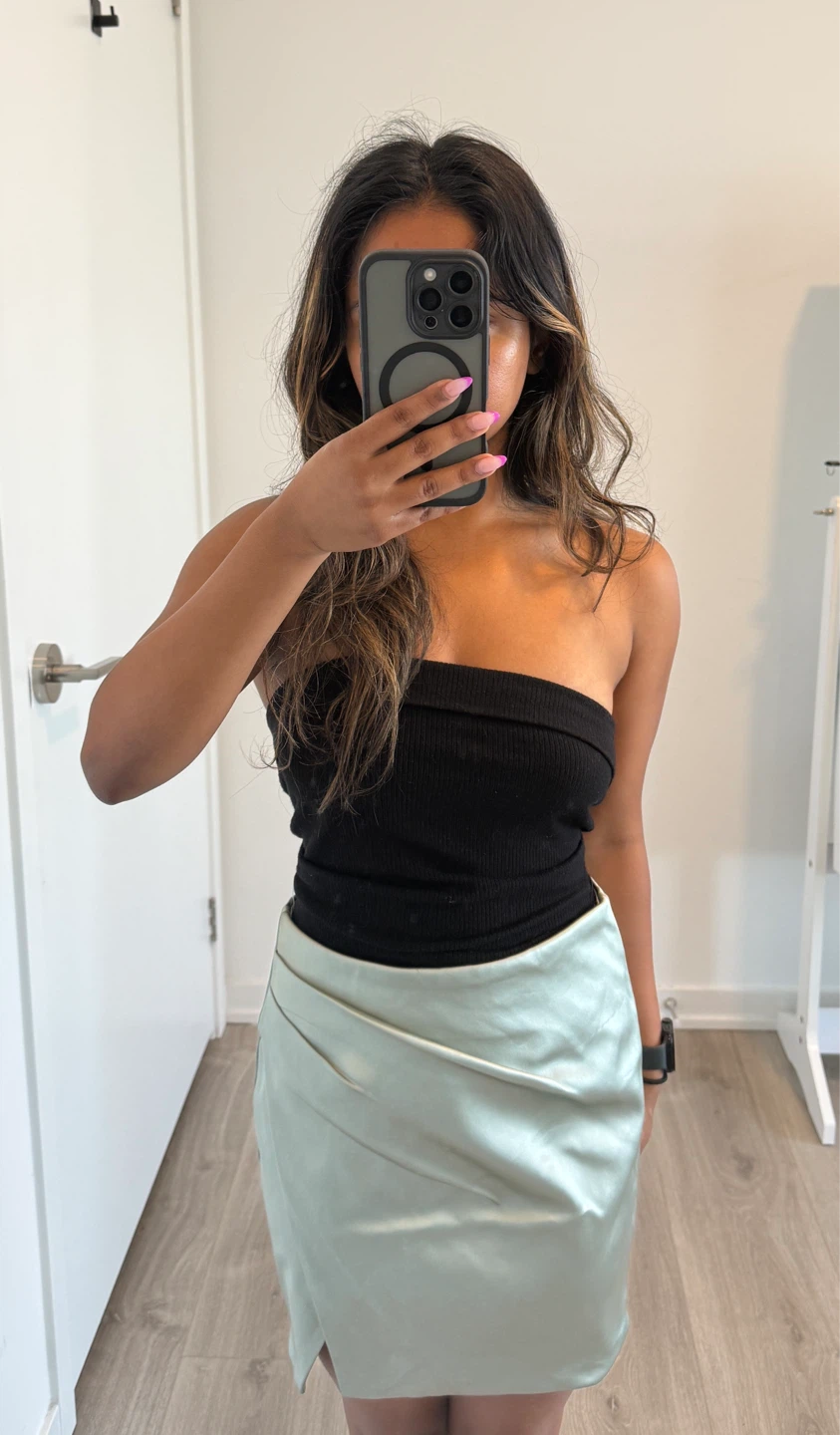 2 Aritzia Satin Skirt - photo 2