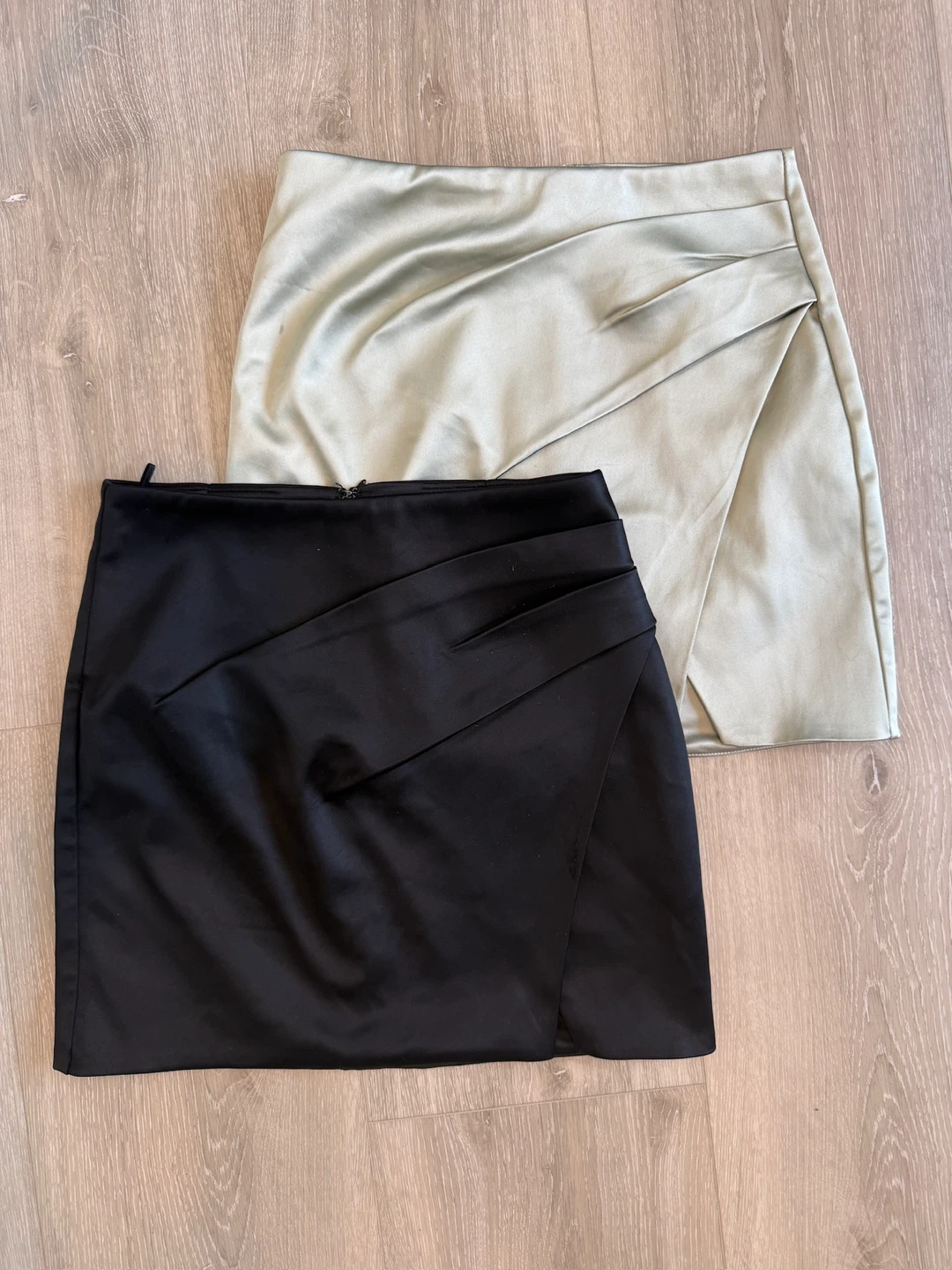 2 Aritzia Satin Skirt - photo 3