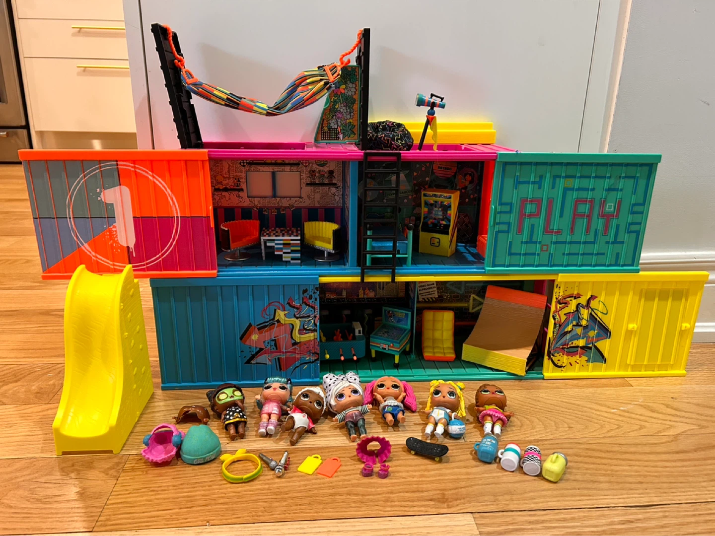 L.O.L. Surprise! Clubhouse Playset with Dolls - photo 2