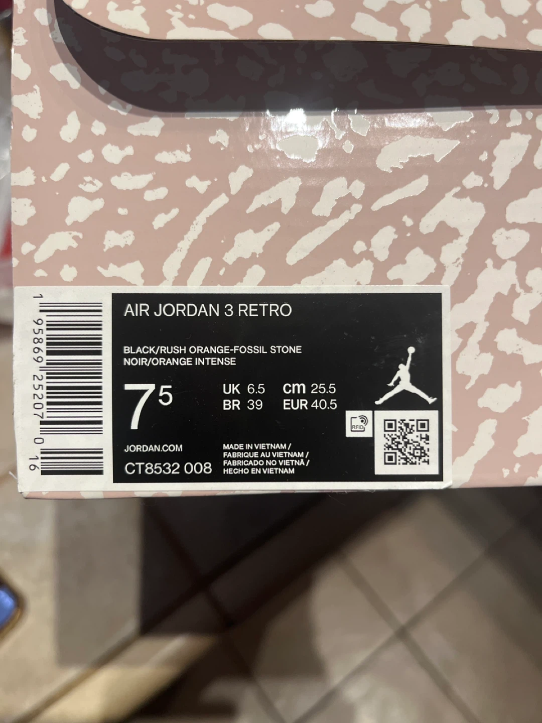 Air Jordan 3 Retro "Black/Rush Orange" Sneakers - photo 2