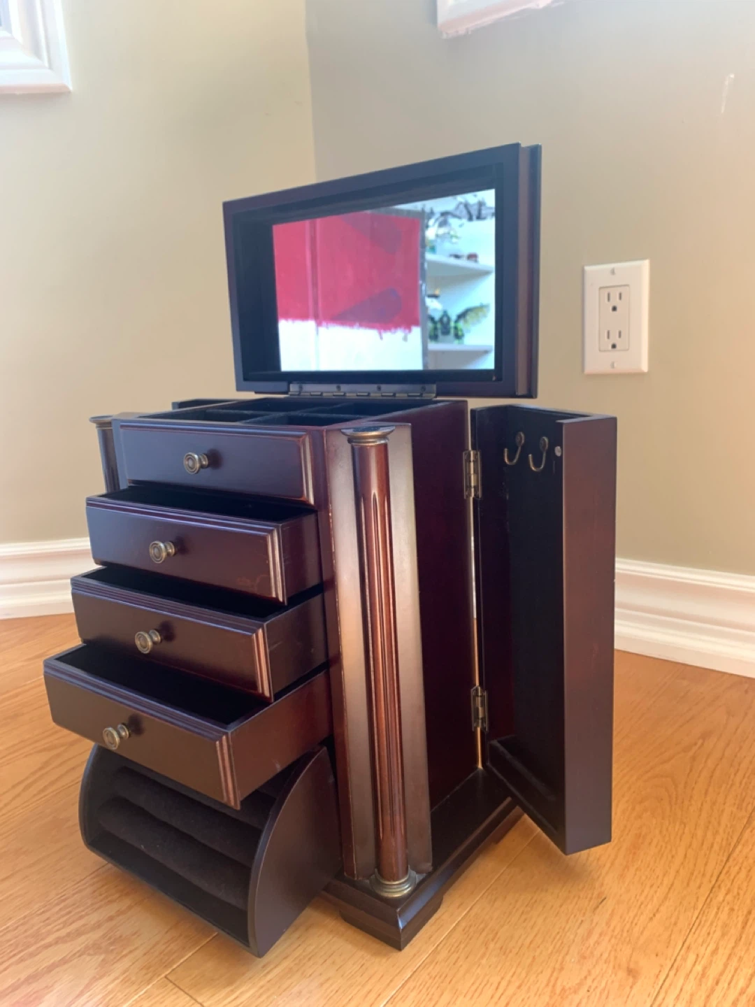 Bombay & Co. Luxury Jewelry Box with Mirror