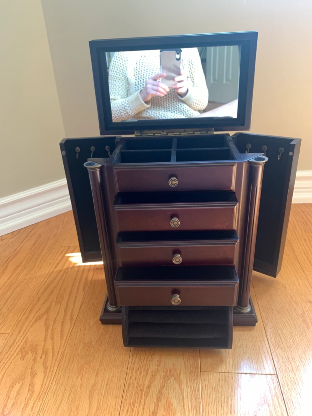 Bombay & Co. Luxury Jewelry Box with Mirror - photo 2