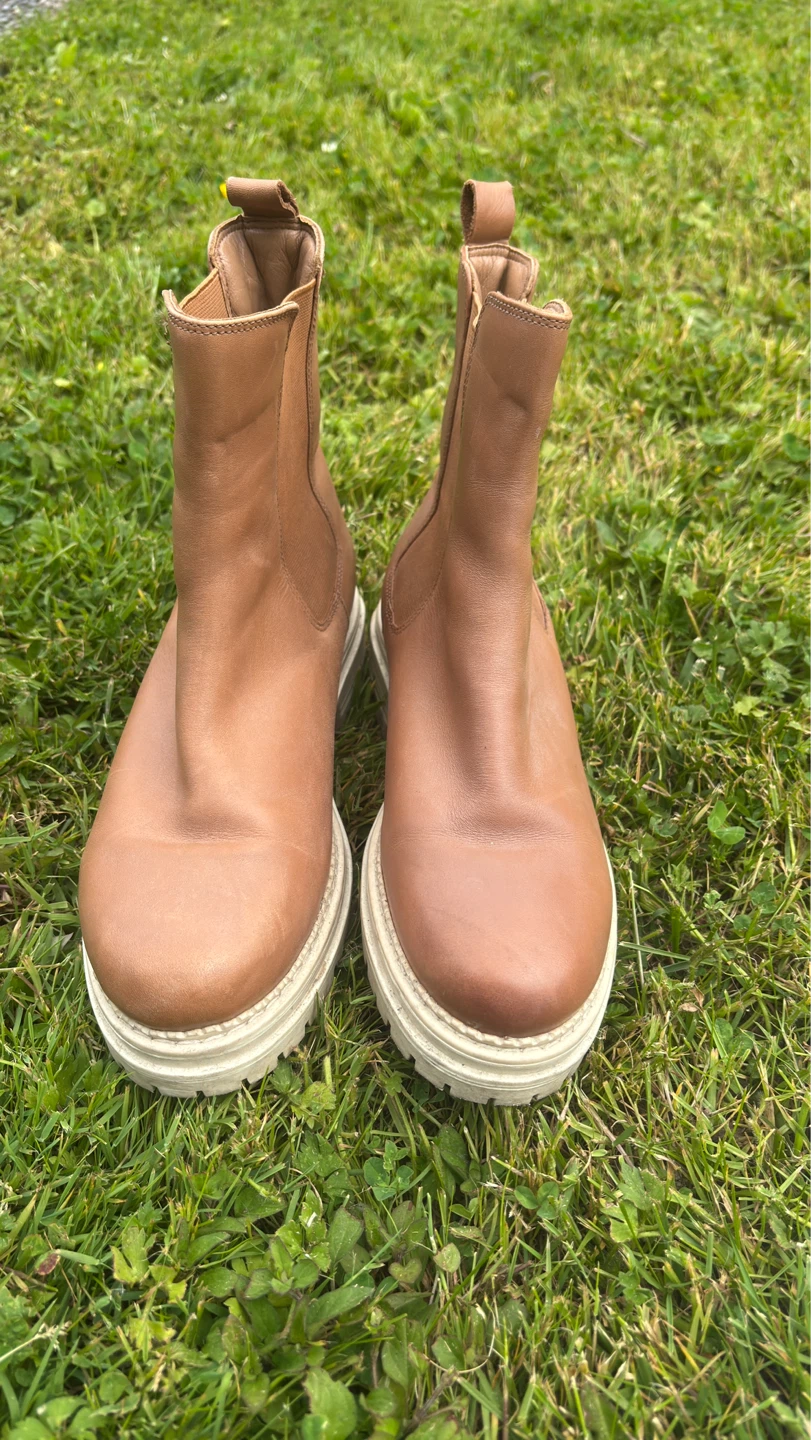 Brown Leather Chelsea Boots