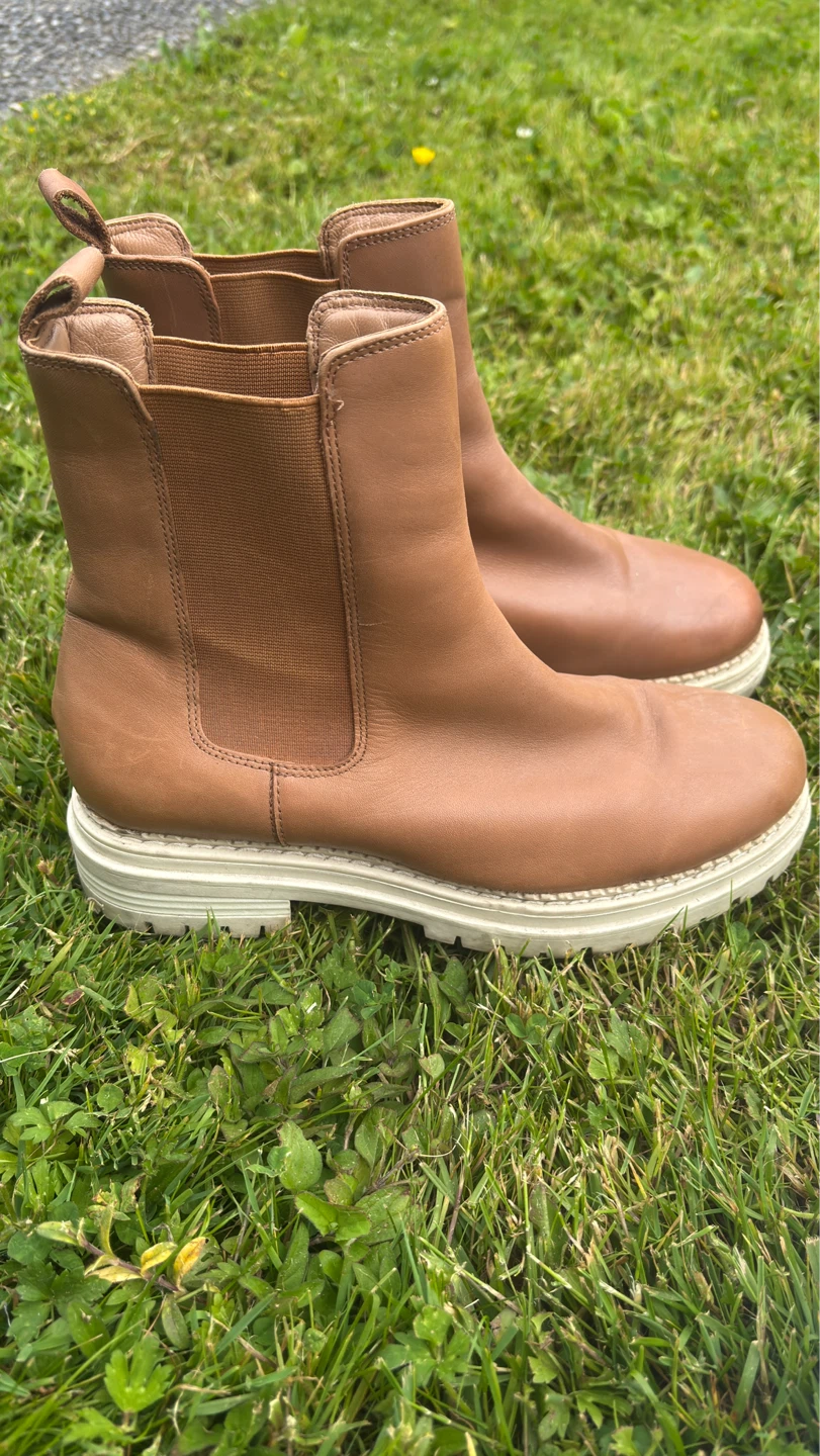 Brown Leather Chelsea Boots - photo 2