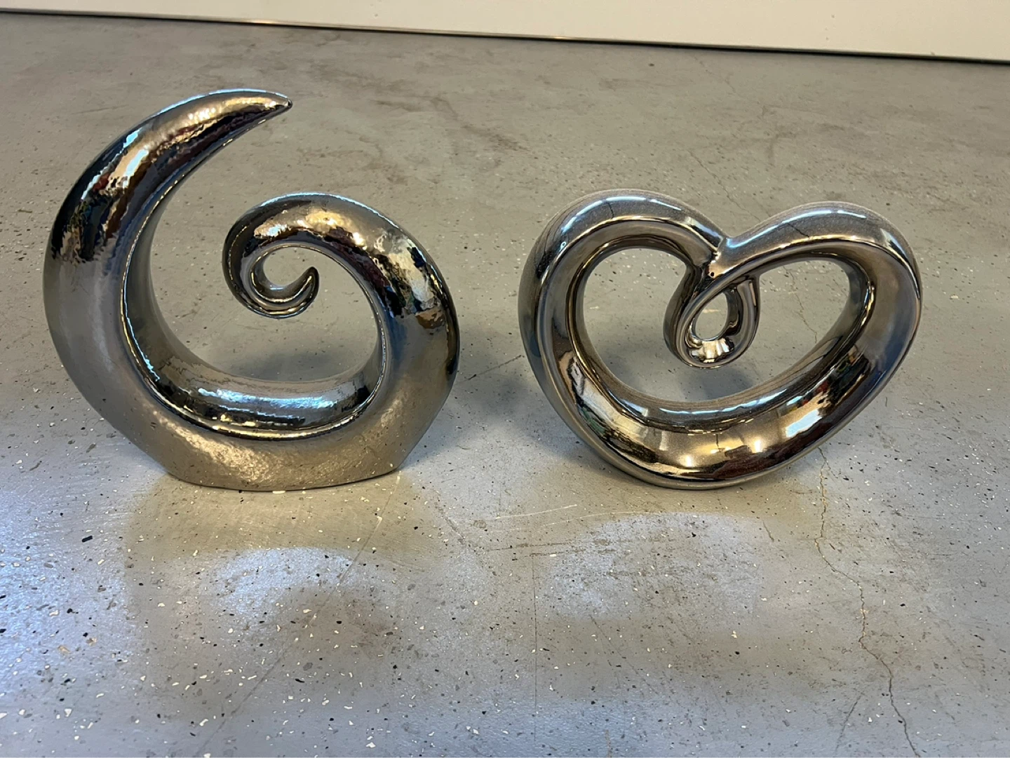 Set of 2 Silver Decorative Sculptures (Spiral and Heart)