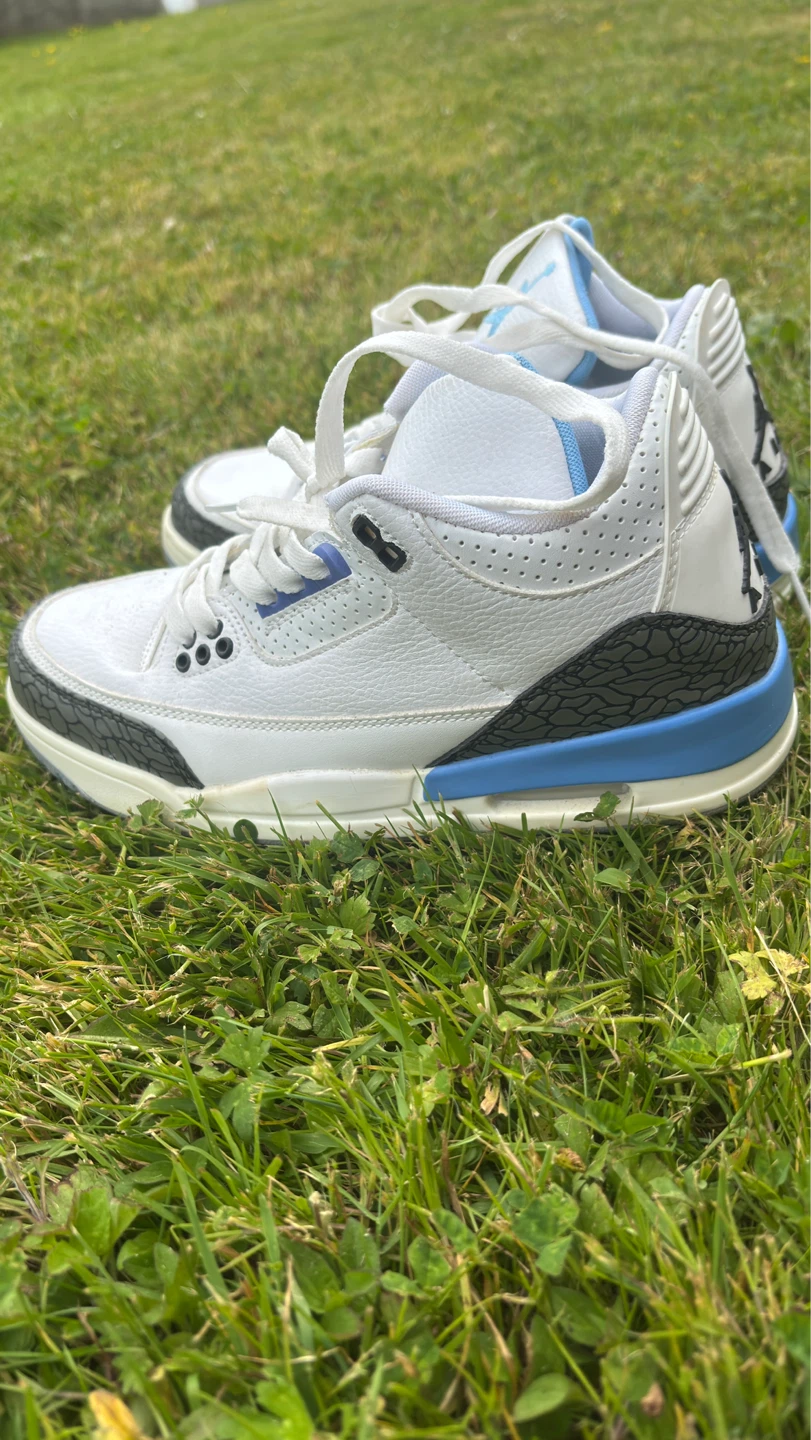 Air Jordan 3 Retro Sneakers