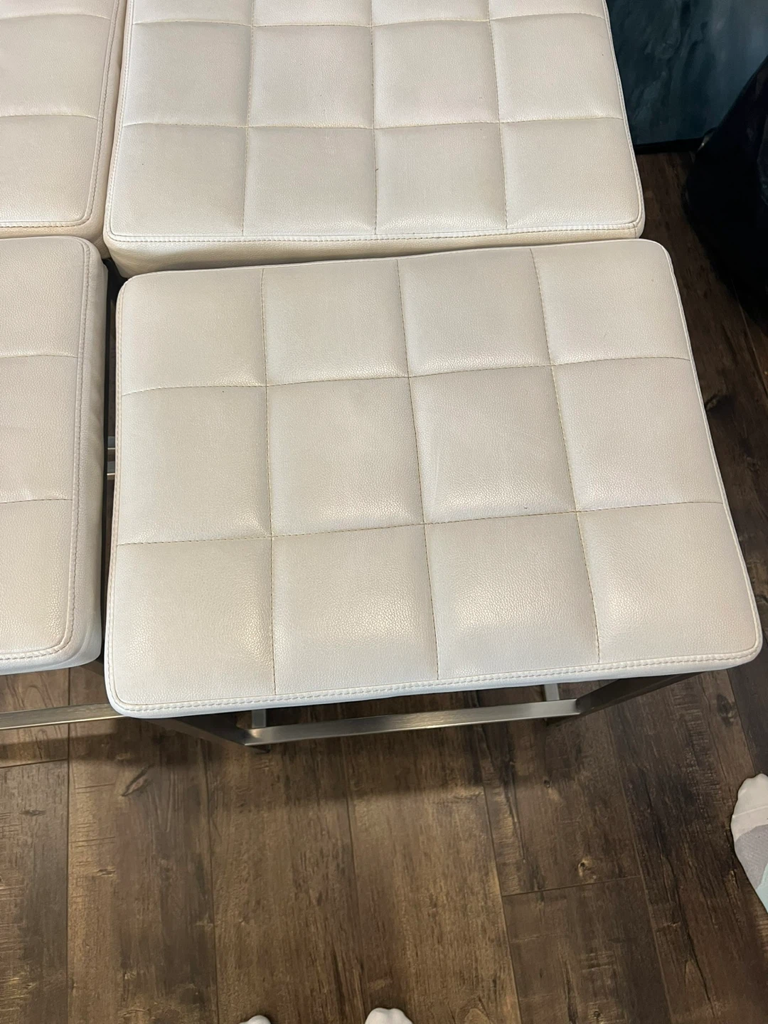 Set of 4 White Tufted Counter Stools - photo 2