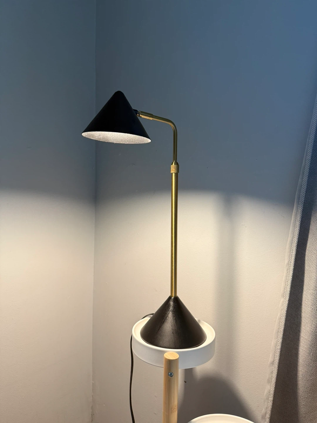 Modern Black and Gold Table Lamp