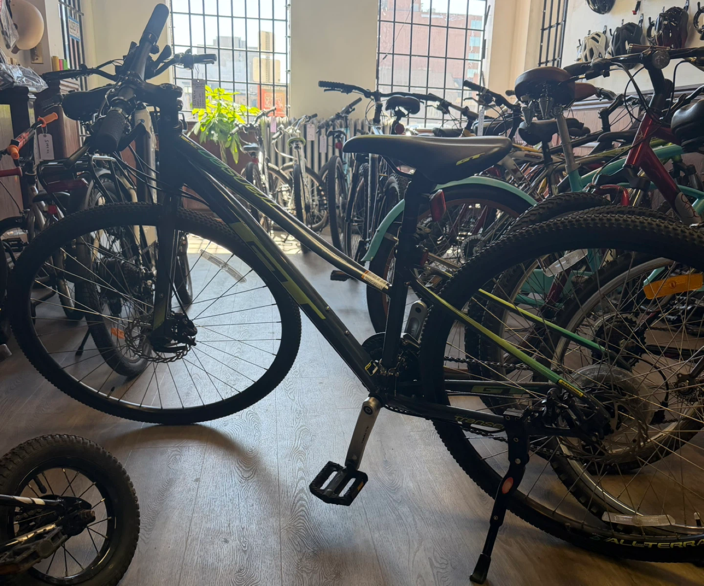 GT ALL-TERRA Transend Hybrid Bike