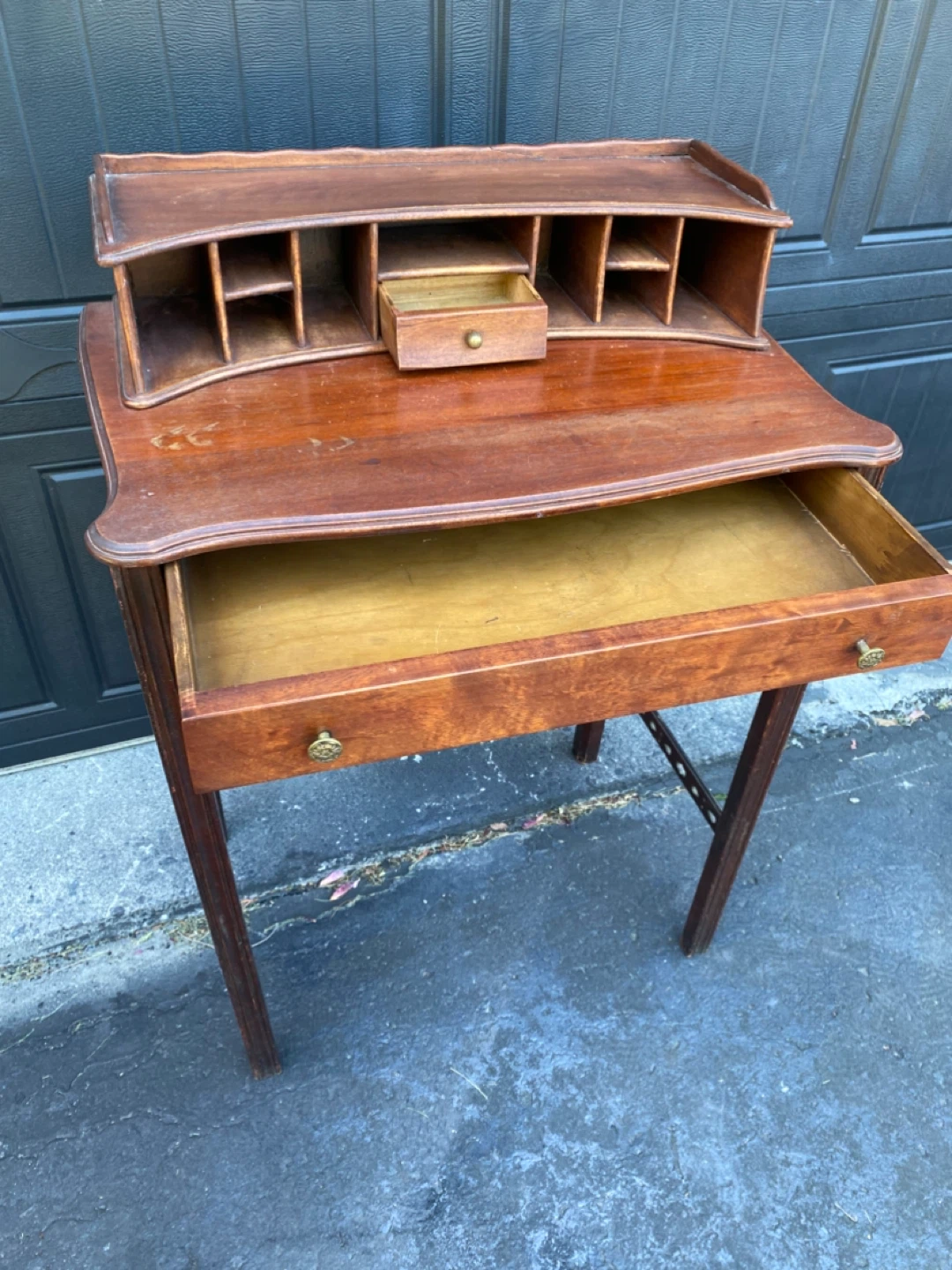 Antique Writing Desk with Hutch - photo 3