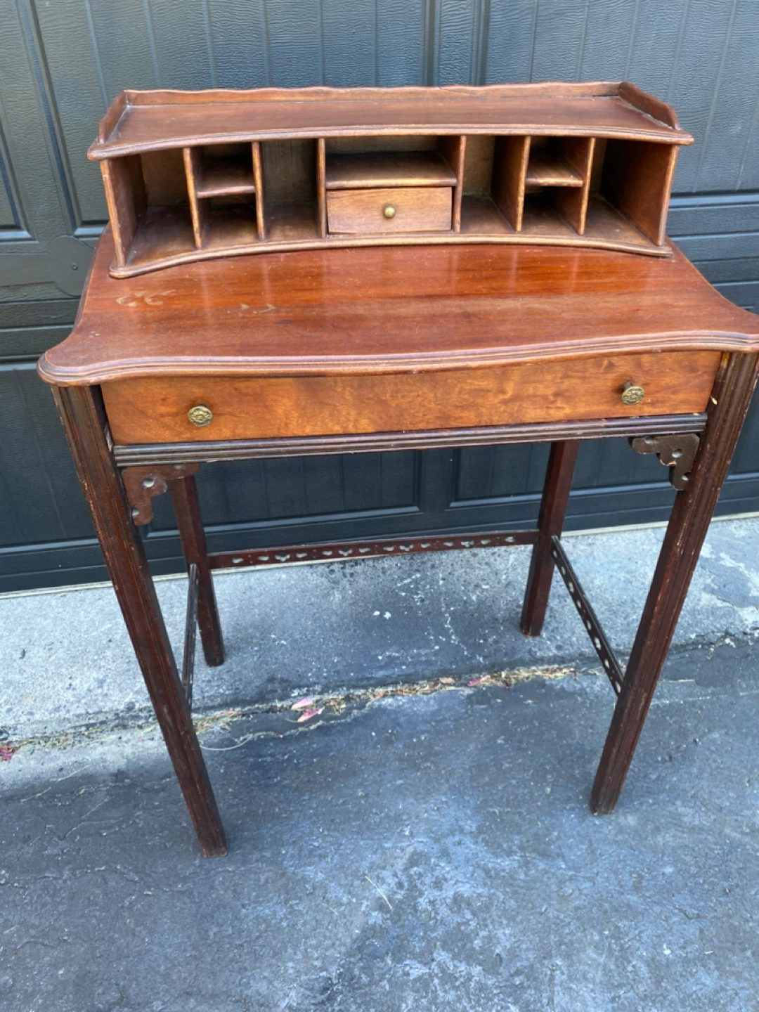 Antique Writing Desk with Hutch - photo 2
