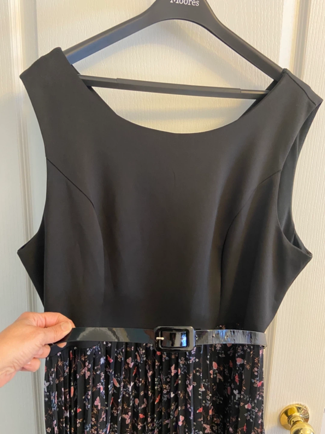 Cleo Black Sleeveless Dress with Floral Pleated Skirt - photo 2